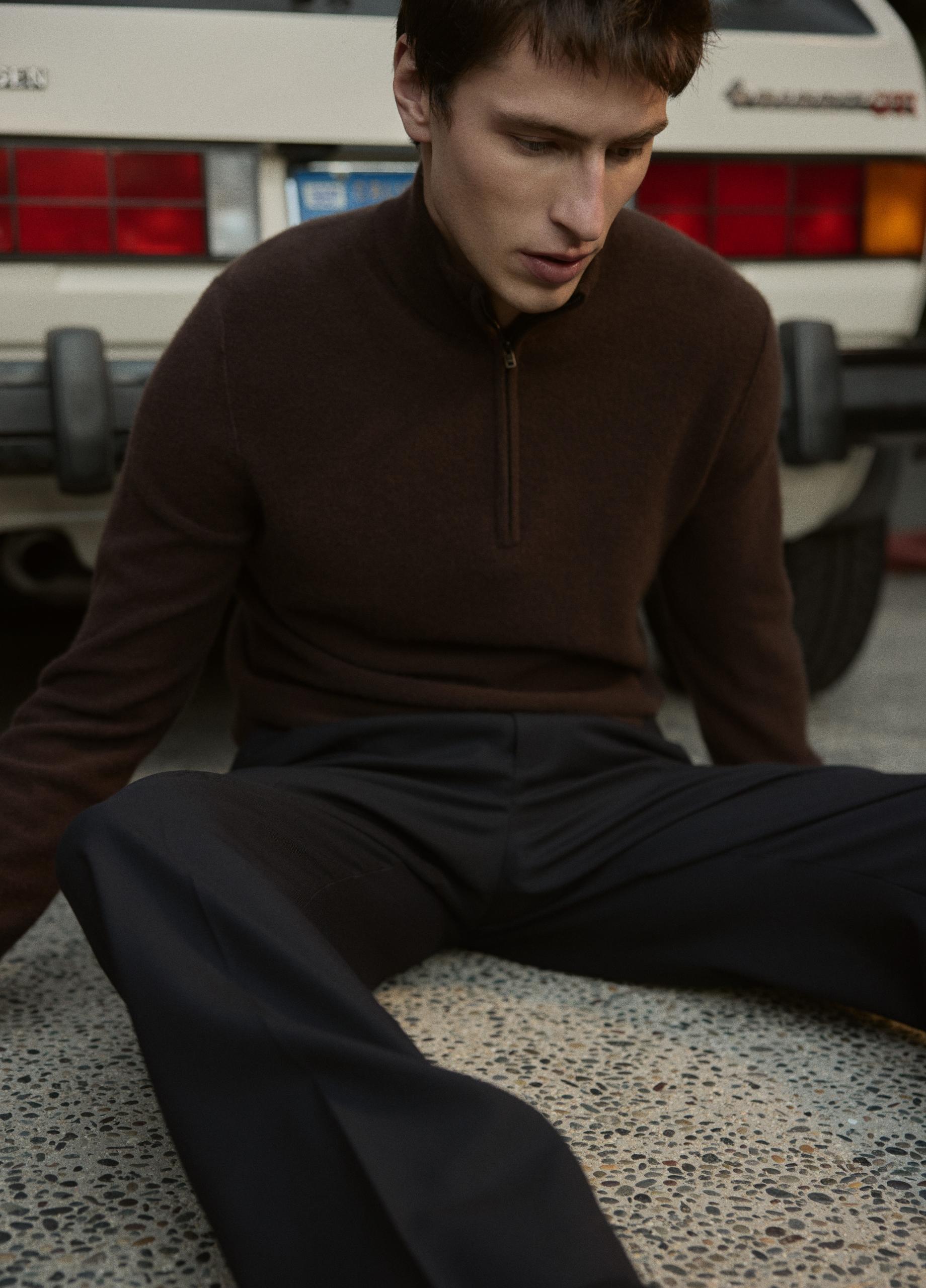 Plush Cashmere Quarter-Zip Sweater image number 4