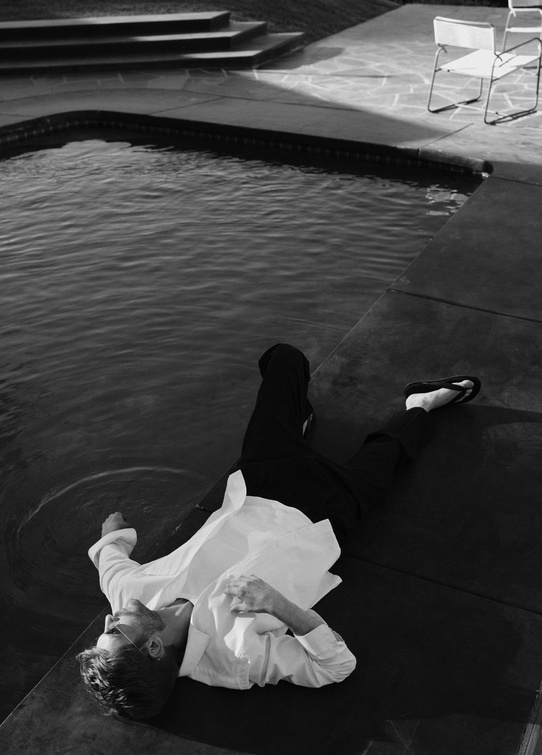 Cotton Chambray Button-Front Shirt image number 4