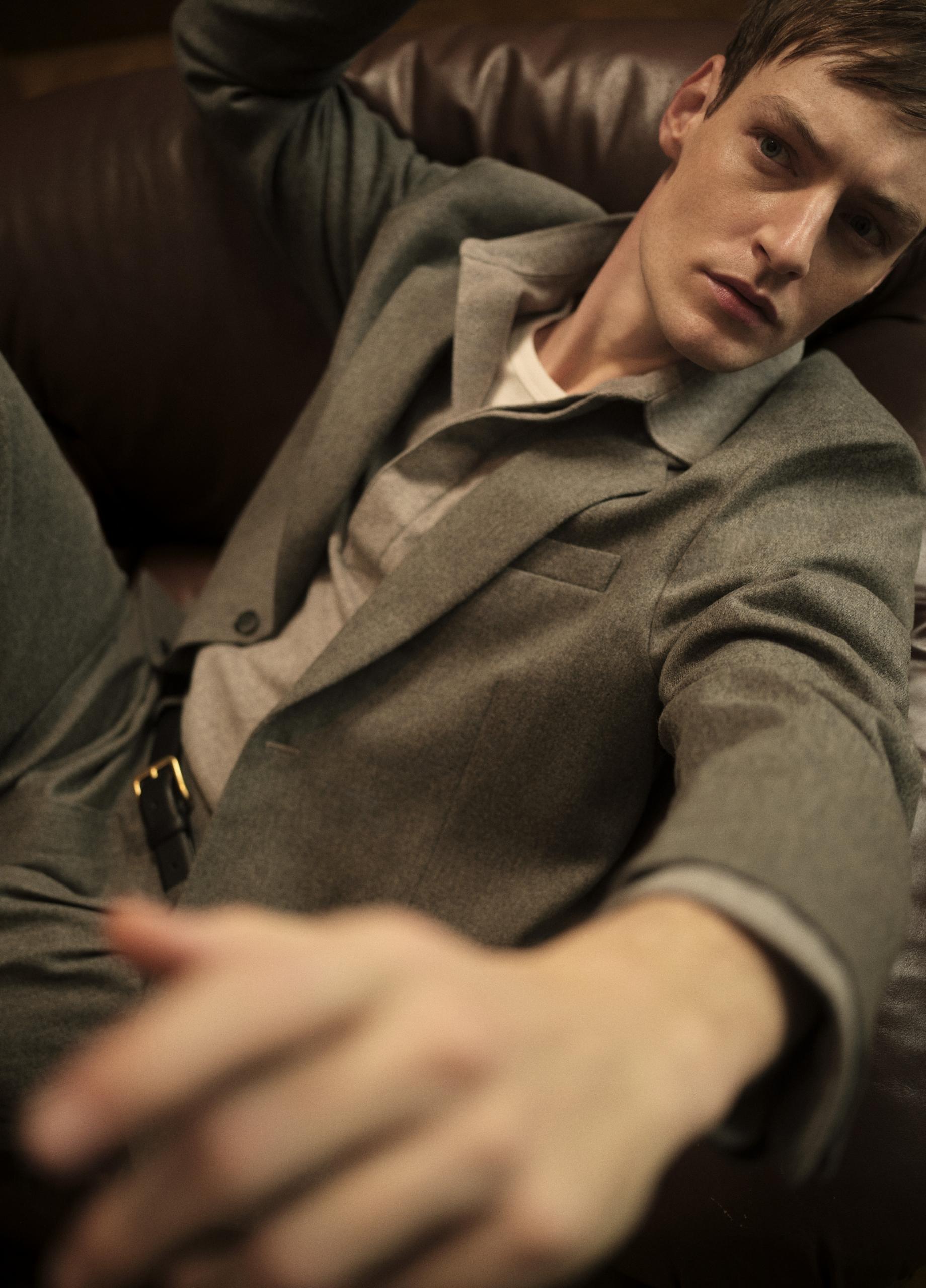 Italian Wool-Blend Flannel Blazer image number 4