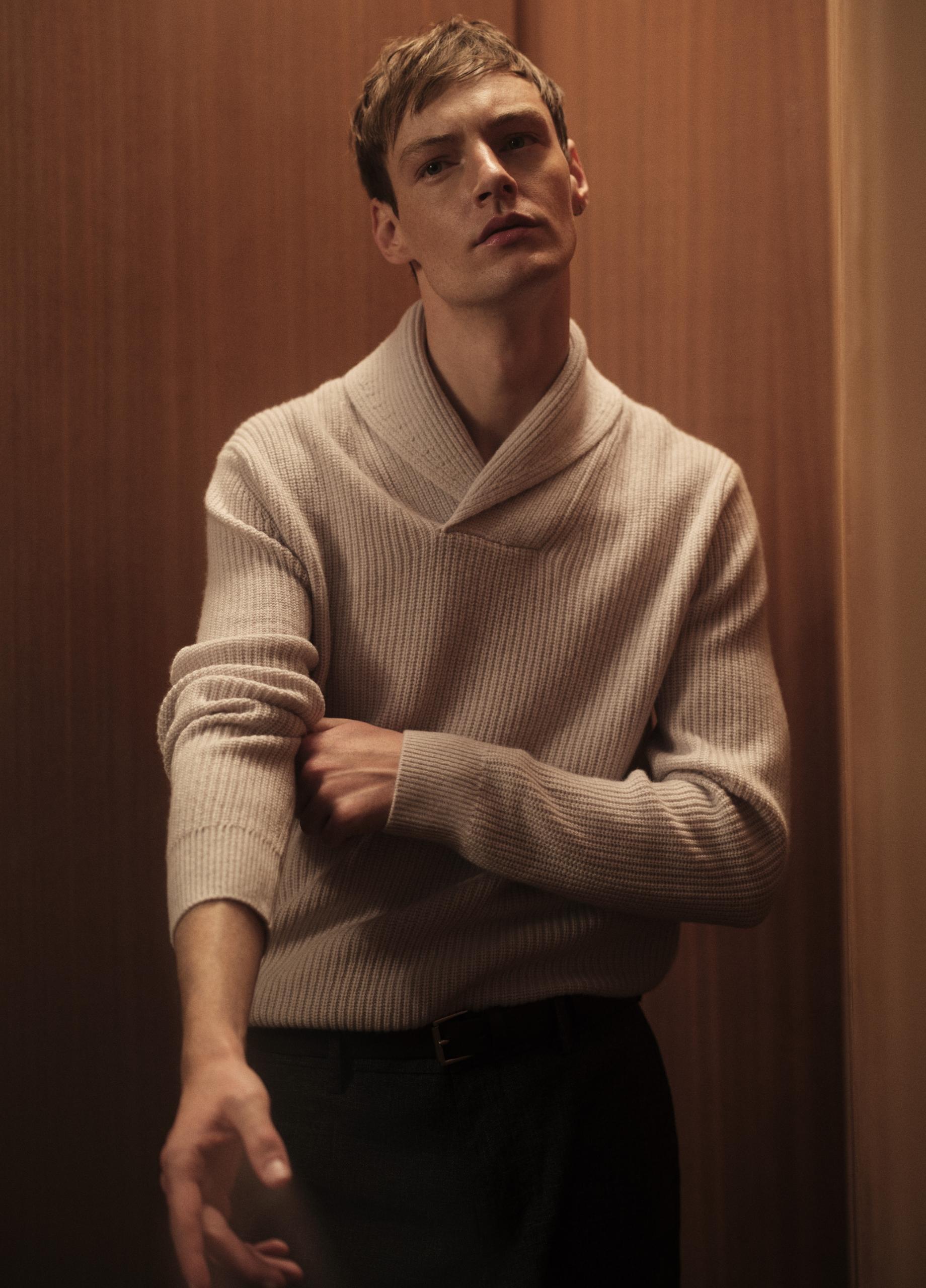 Shaker Wool-Cashmere Shawl-Collar Sweater image number 4