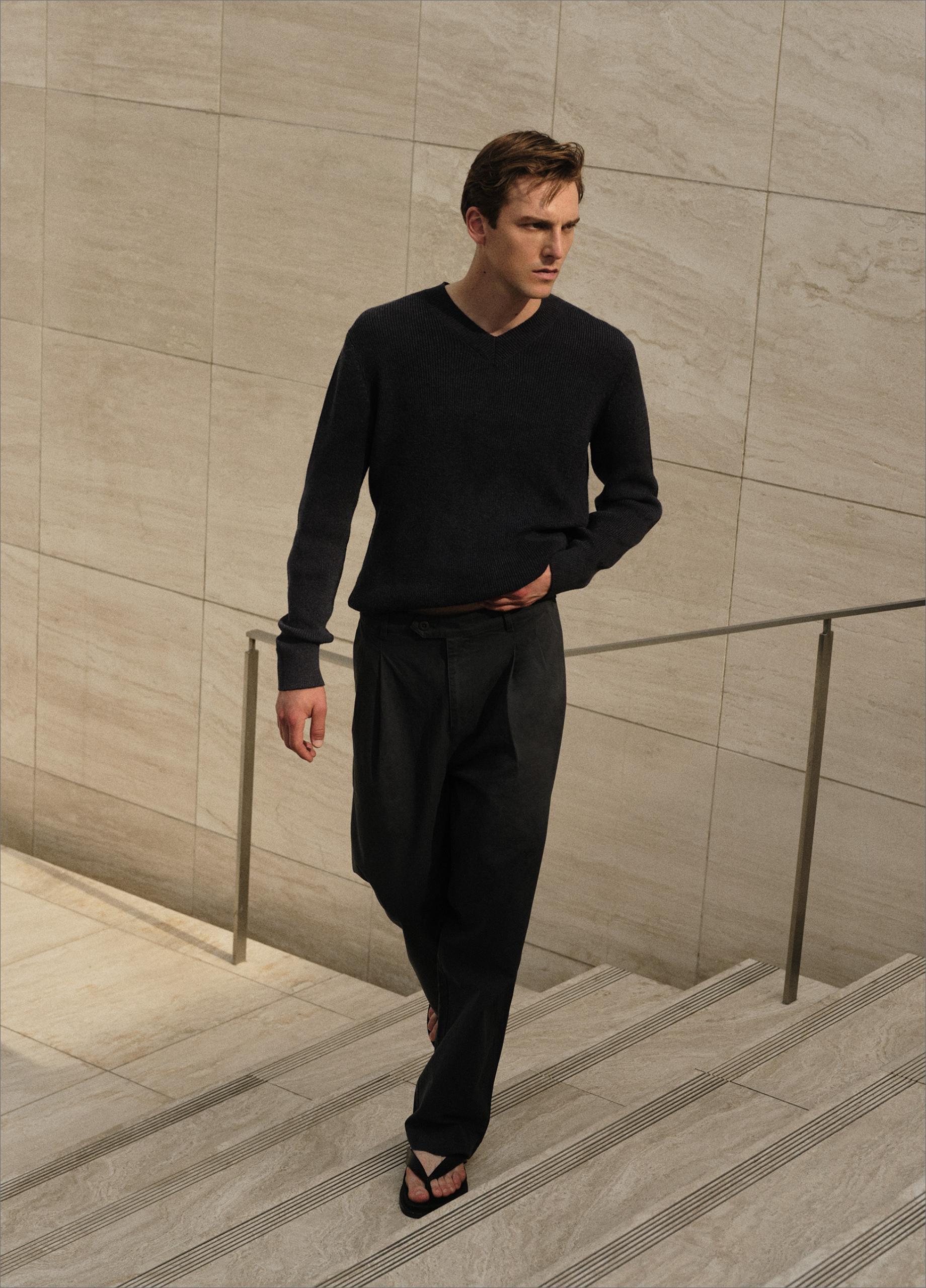Louie Relaxed Stretch-Cotton Double-Pleated Trouser image number 4