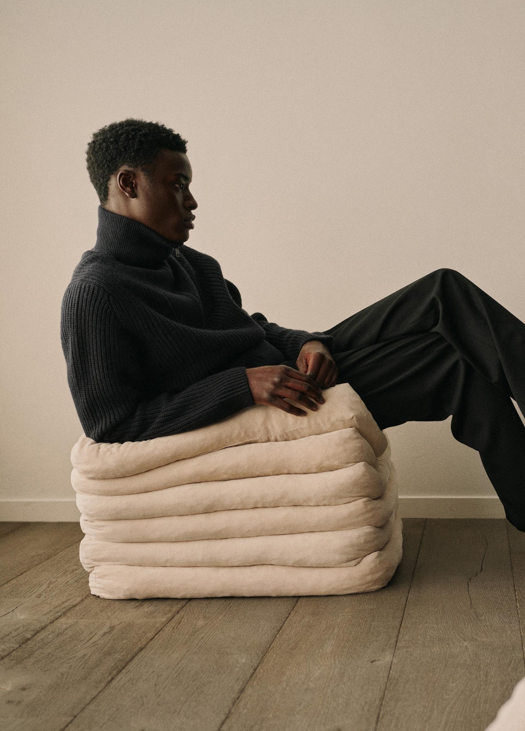 Heirloom Shaker Wool-Cashmere Quarter-Zip Sweater image number 4