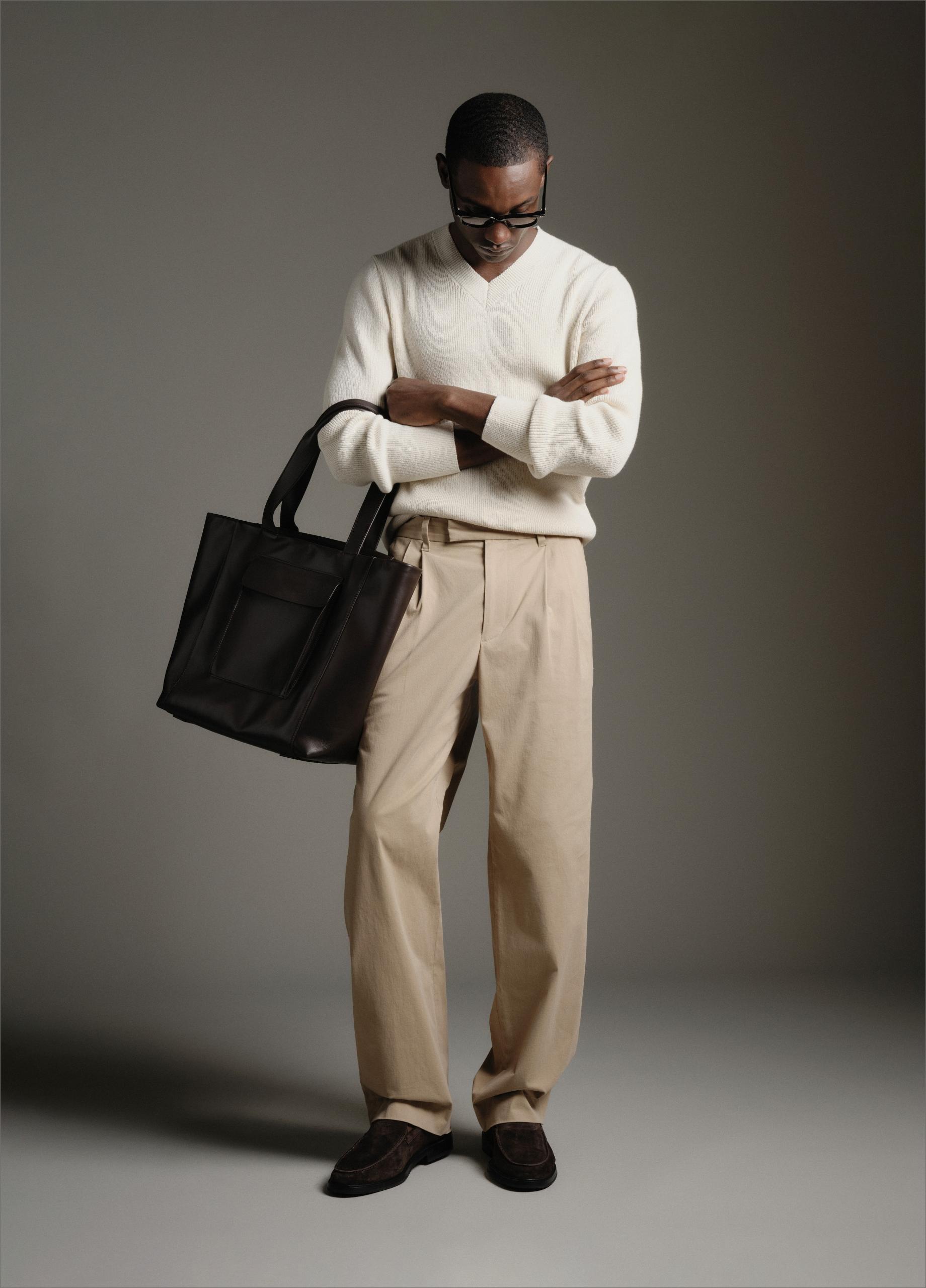 Ribbed Italian Cotton-Blend V-Neck Sweater image number 4
