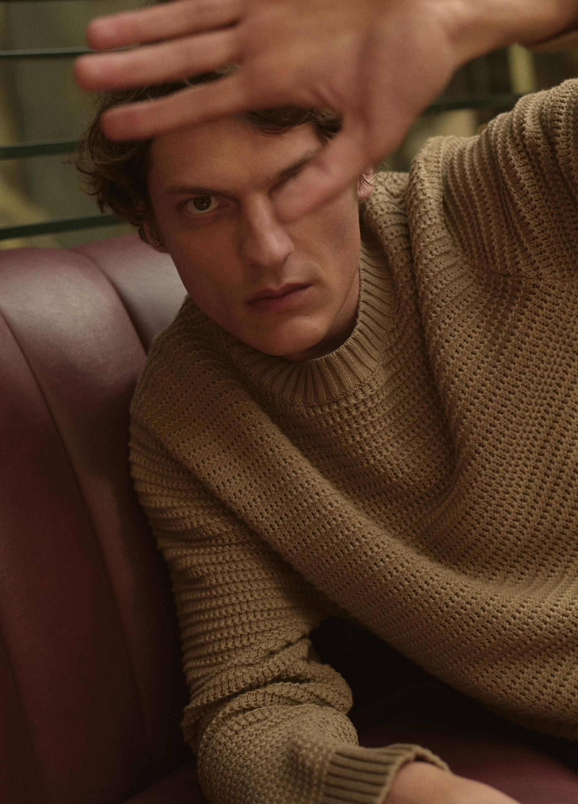 Crafted Texture Cotton-Cashmere Sweater image number 5