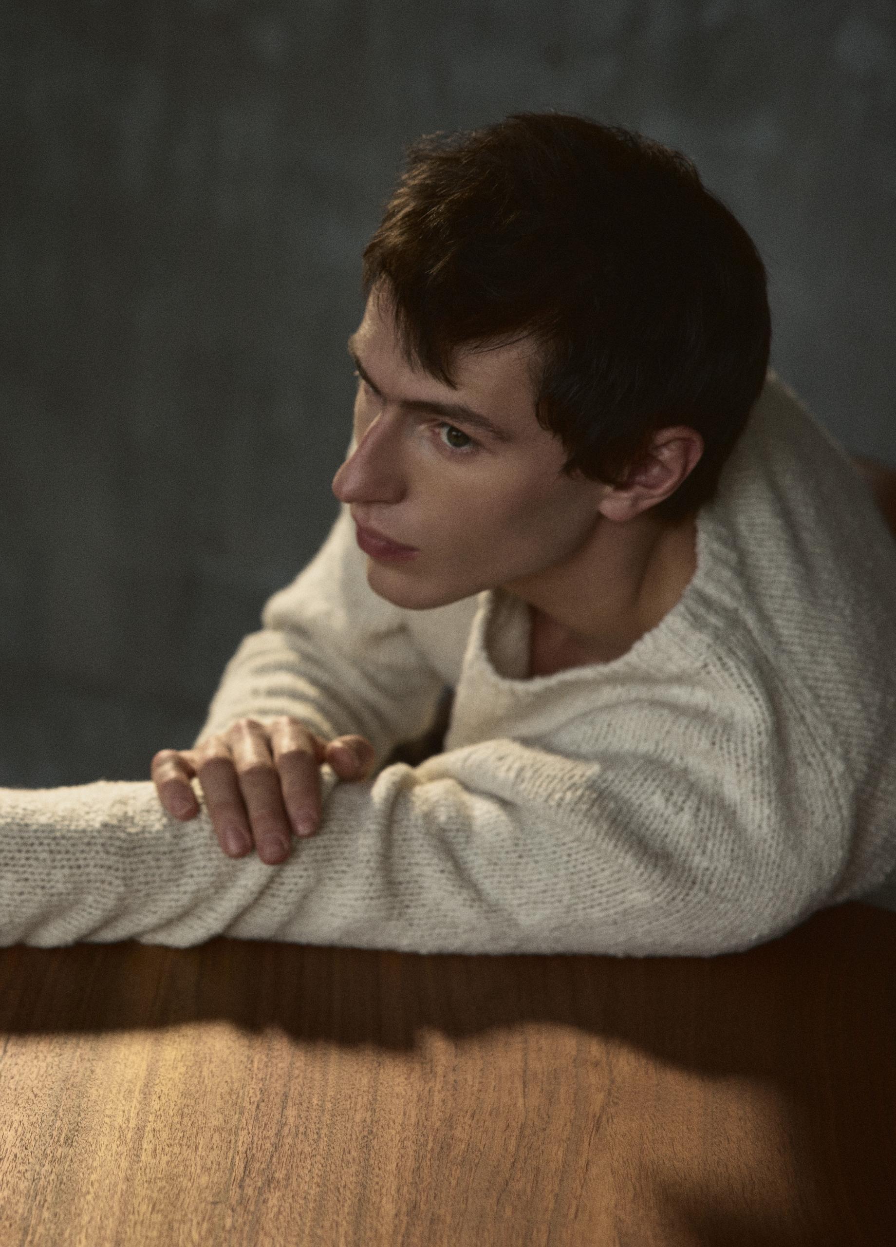 Italian Merino Wool-Blend Boucl&eacute; Raglan-Sleeve Sweater image number 4