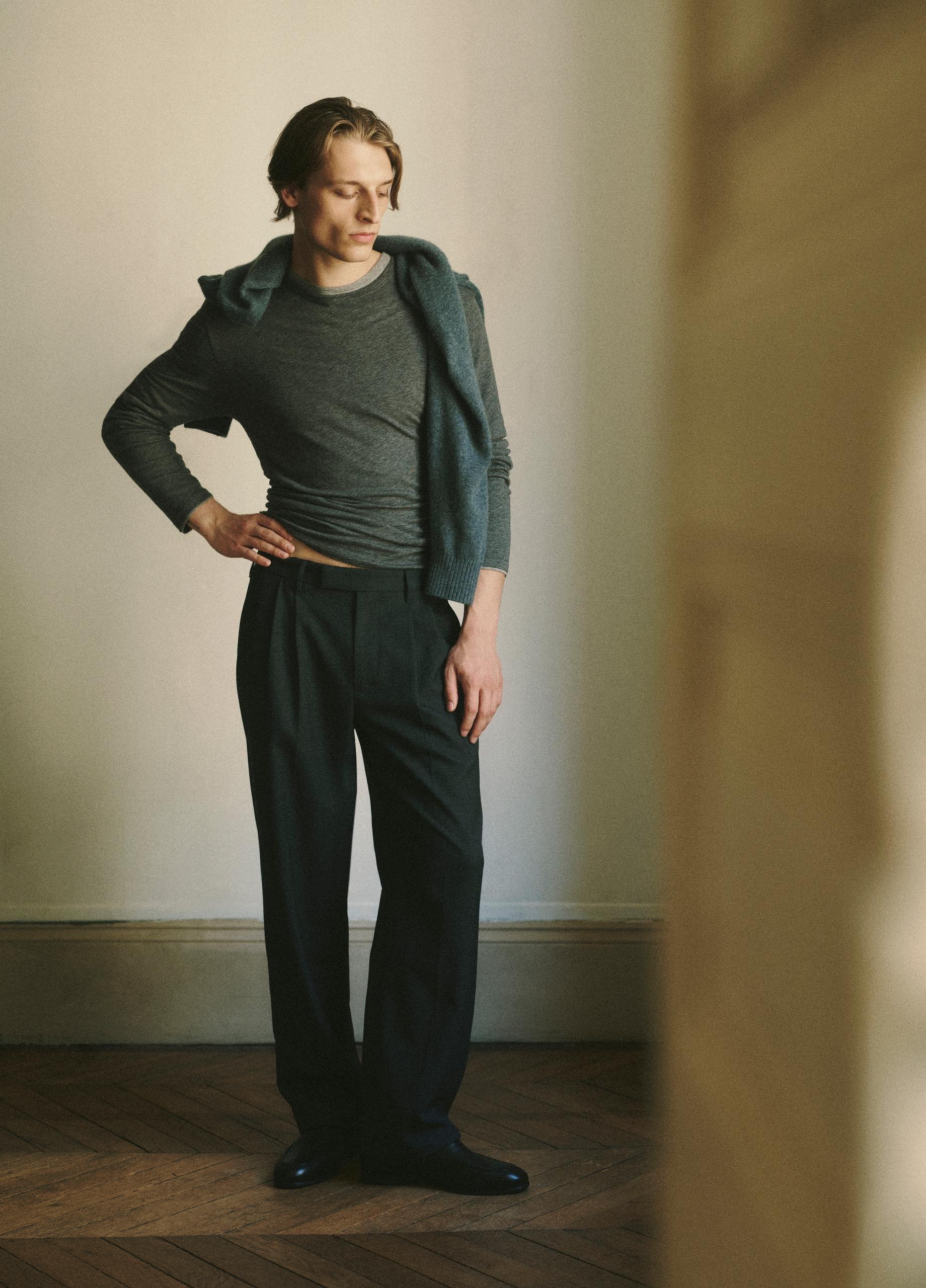 Louie Relaxed Aiken Plaid Wool-Blend Double-Pleated Trouser image number 4