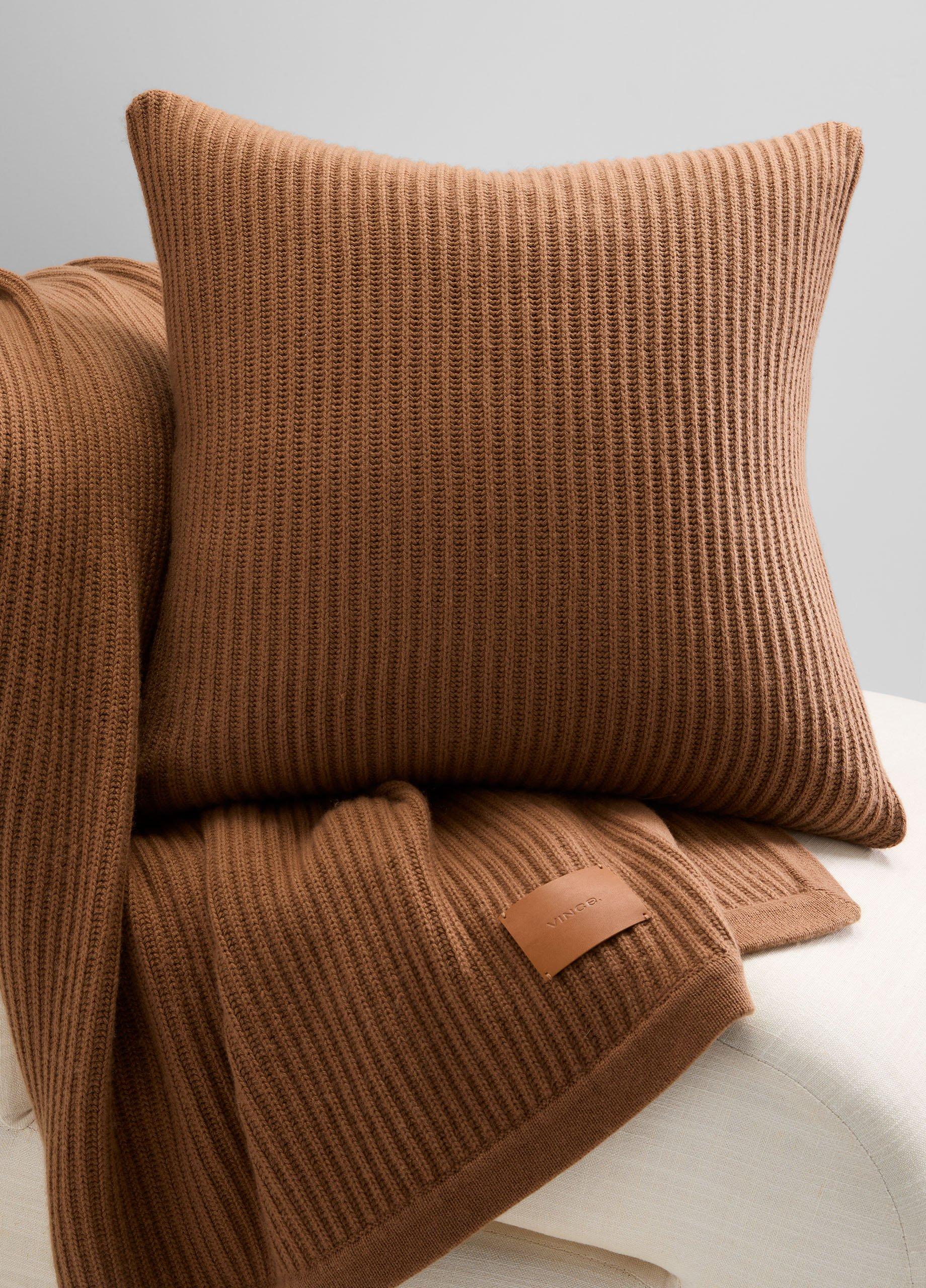 Wool and Cashmere Cardigan-Stitch Pillow image number 2