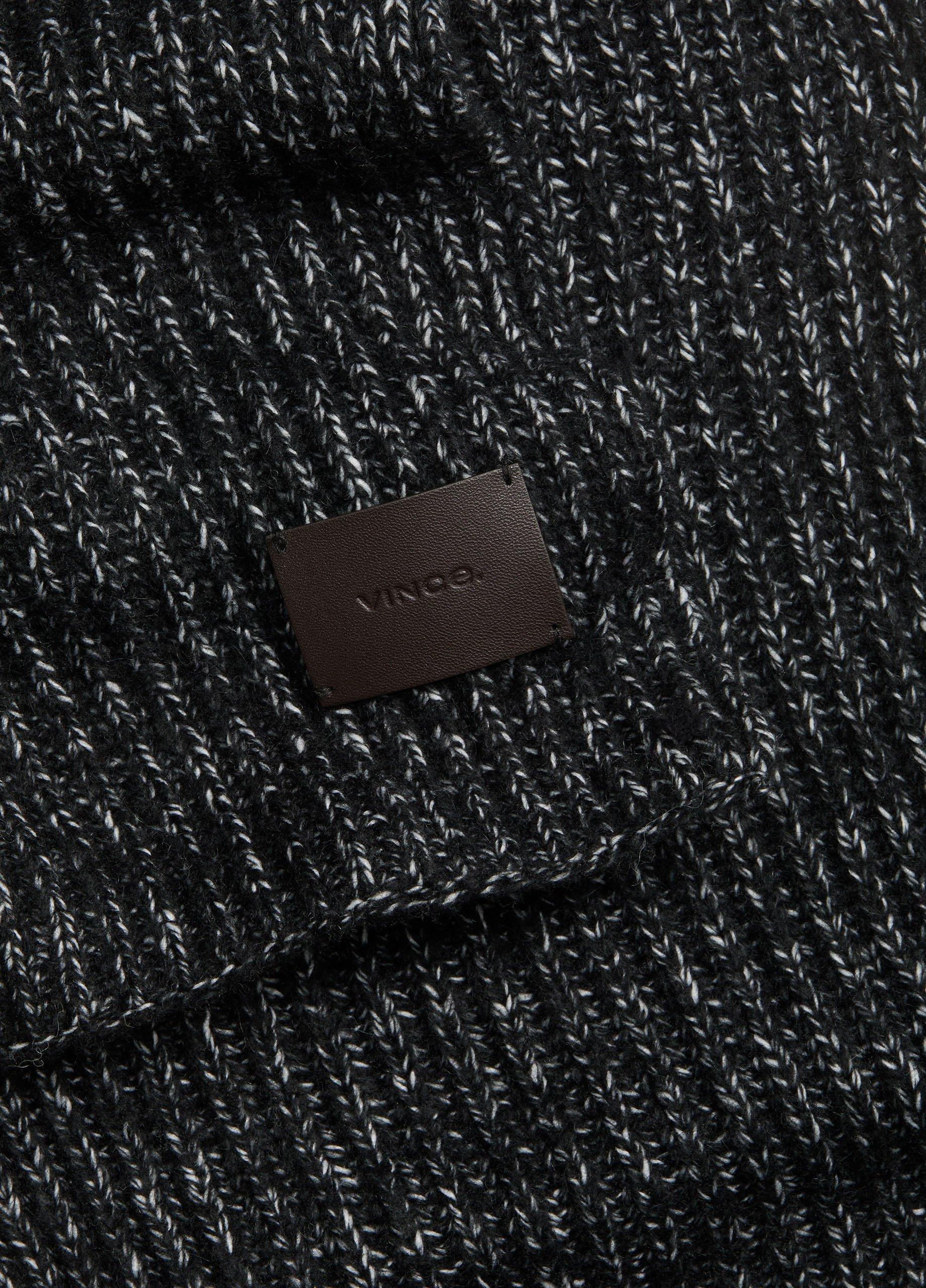 Cardigan-Stitch Scarf image number 1