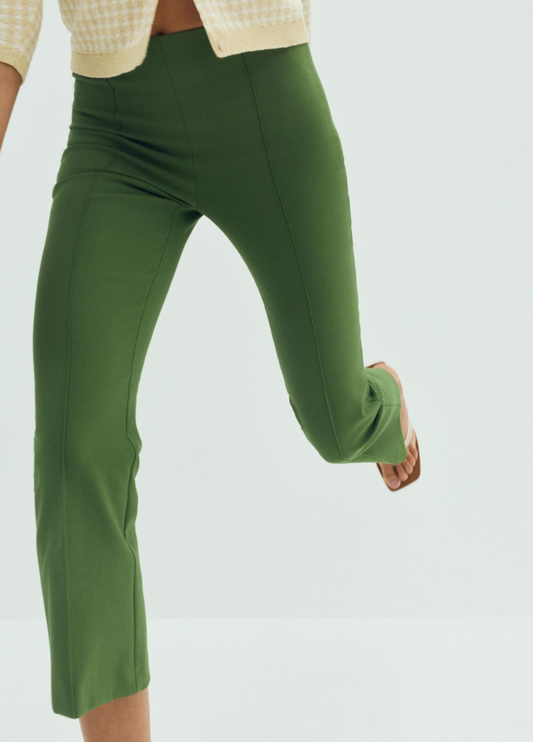 Niki Mid-Rise Pintuck Crop Flare Pant image number 4