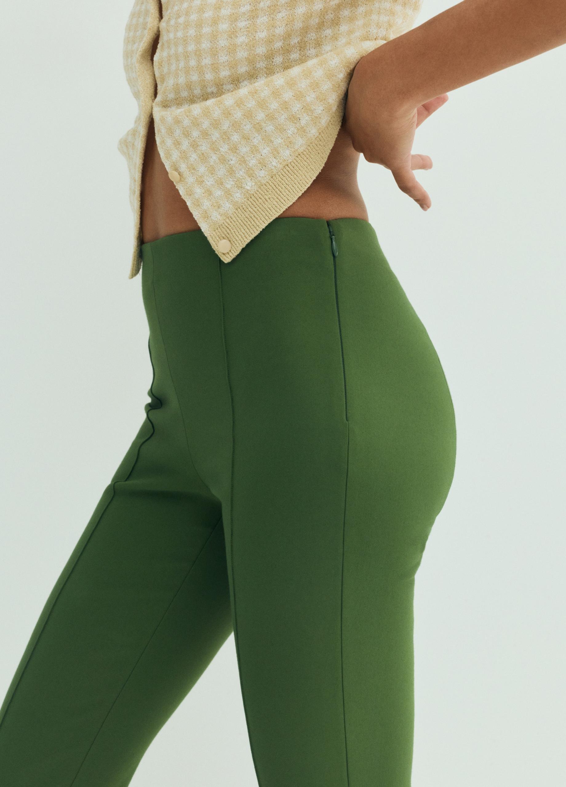 Niki Mid-Rise Pintuck Crop Flare Pant image number 5