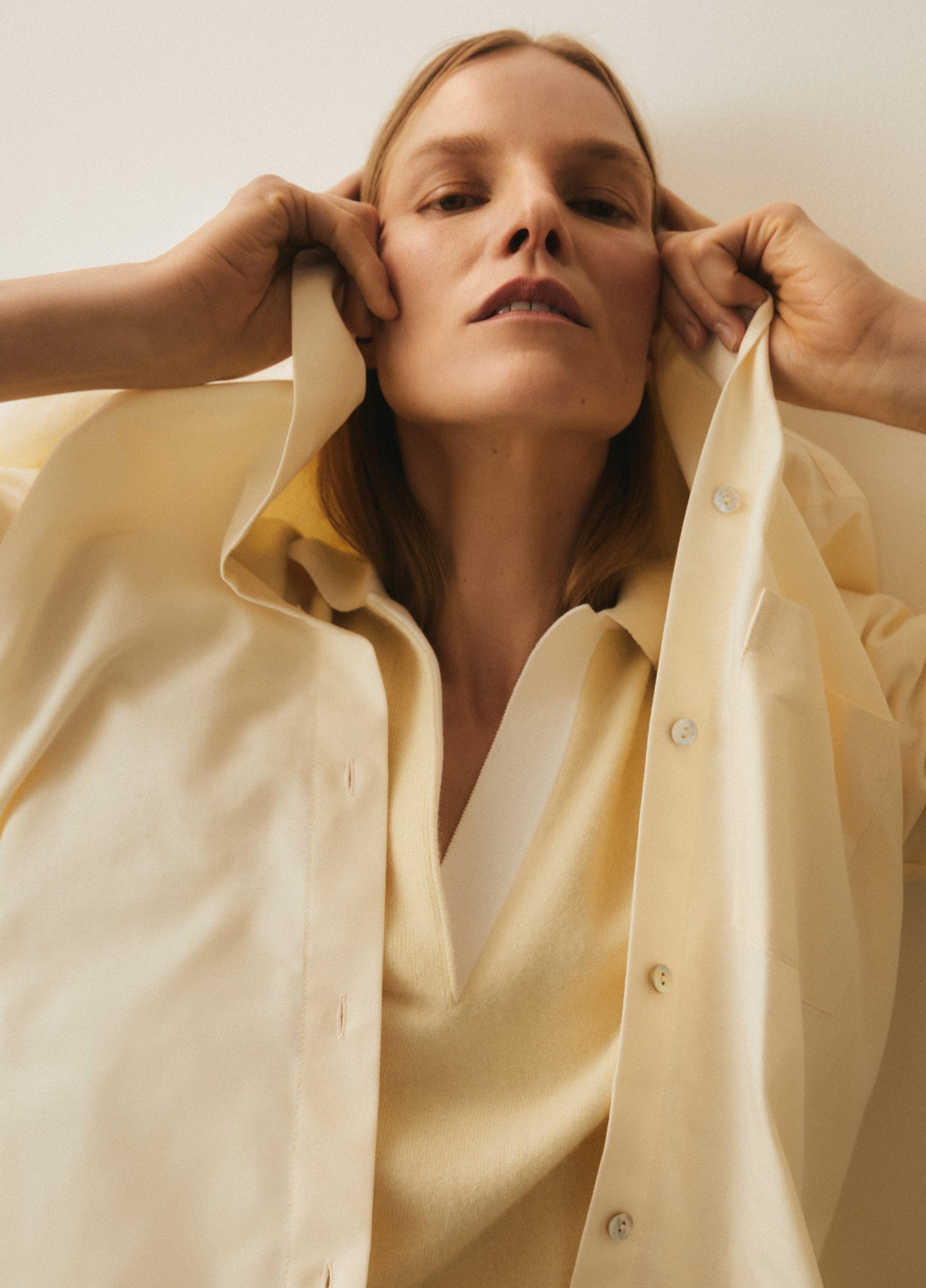 Contrast-Collar Cotton Oxford Shirt image number 5