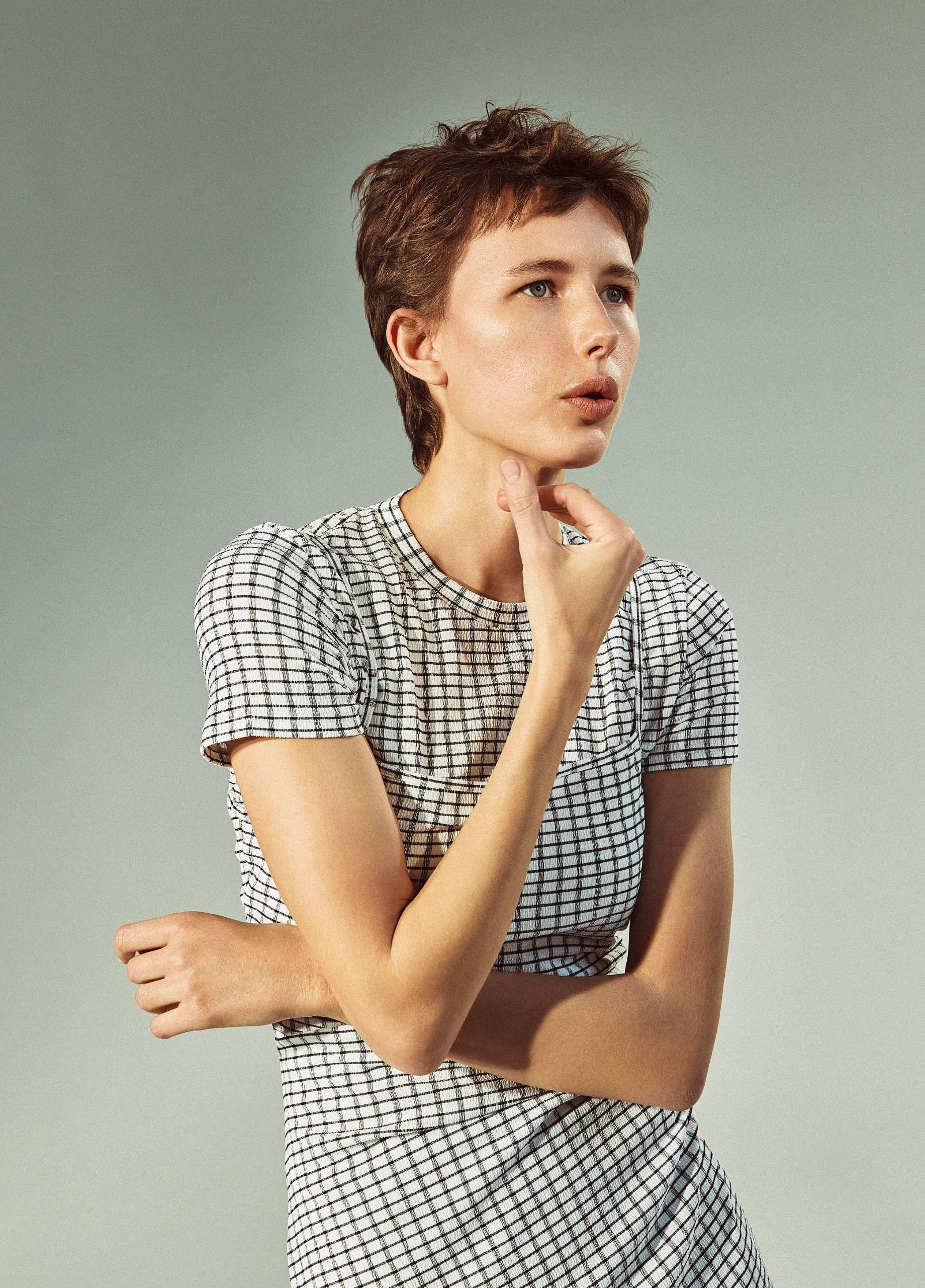 Checked Smocked T-Shirt image number 4