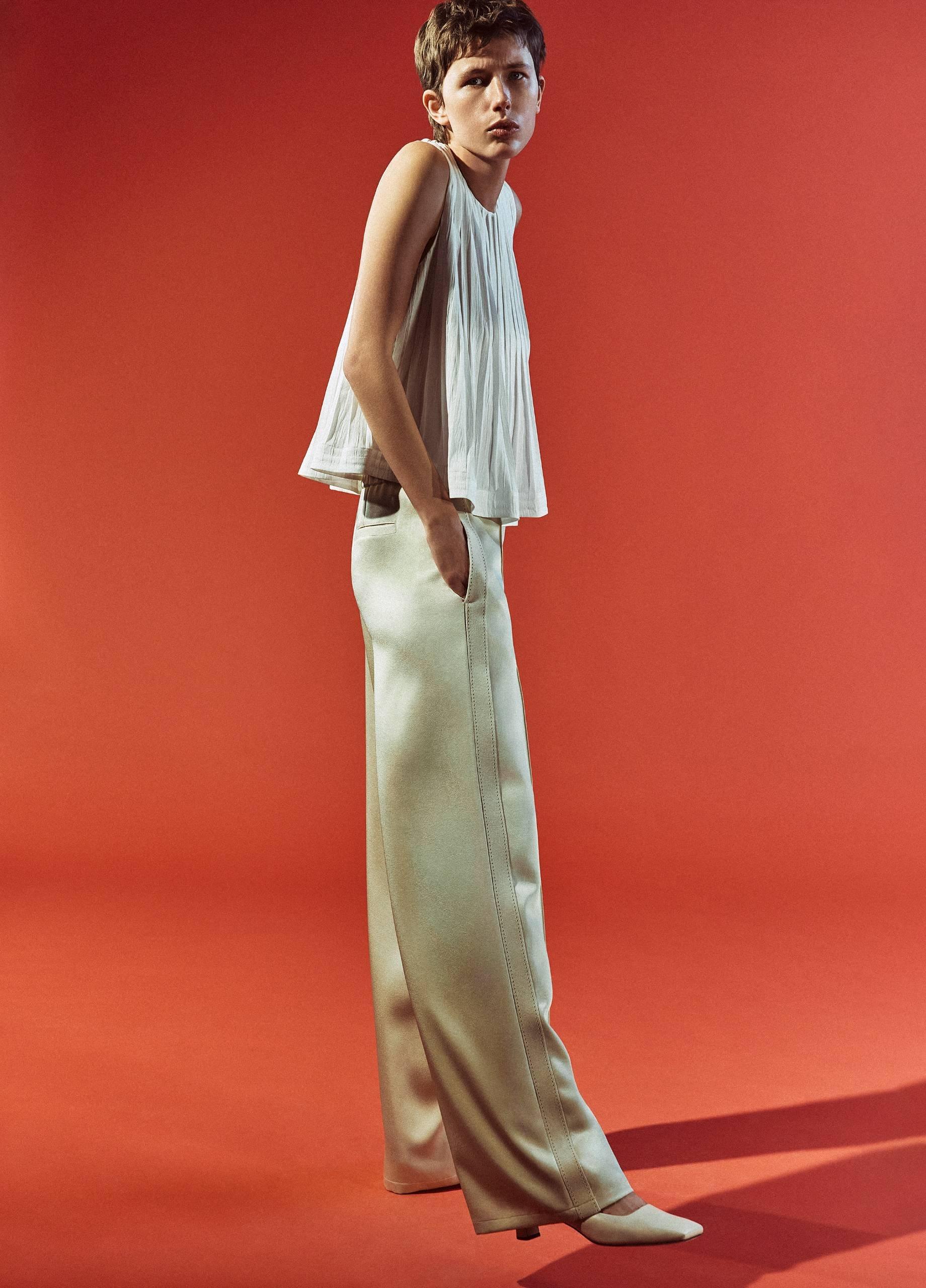 (取寄) ヴィンス レディース A-ライン アシンメトリカル ドレープド トップ Vince Pleated A-Line Top in Tank Tops | Vince