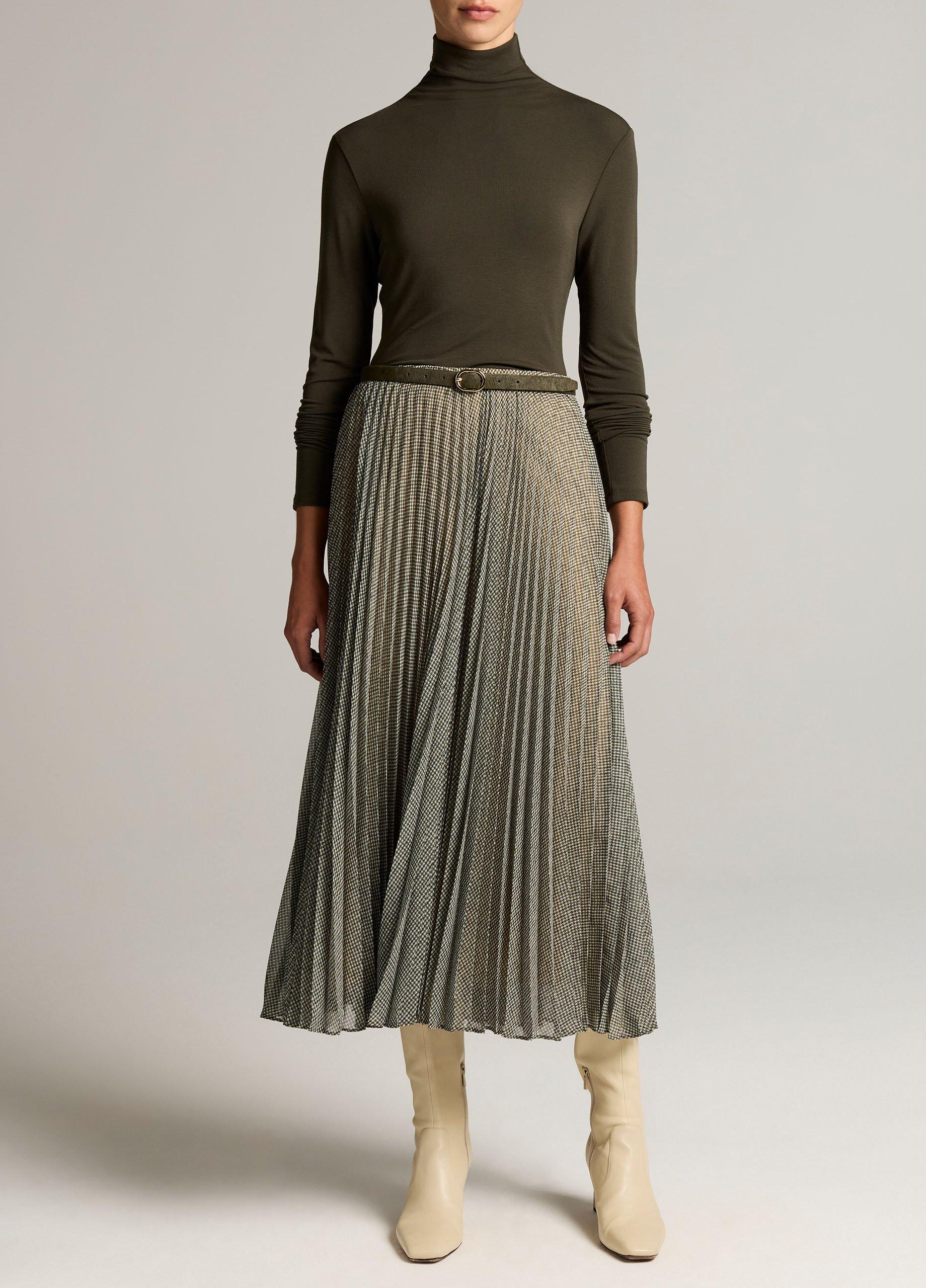 Essential Long-Sleeve Turtleneck Top image number 3