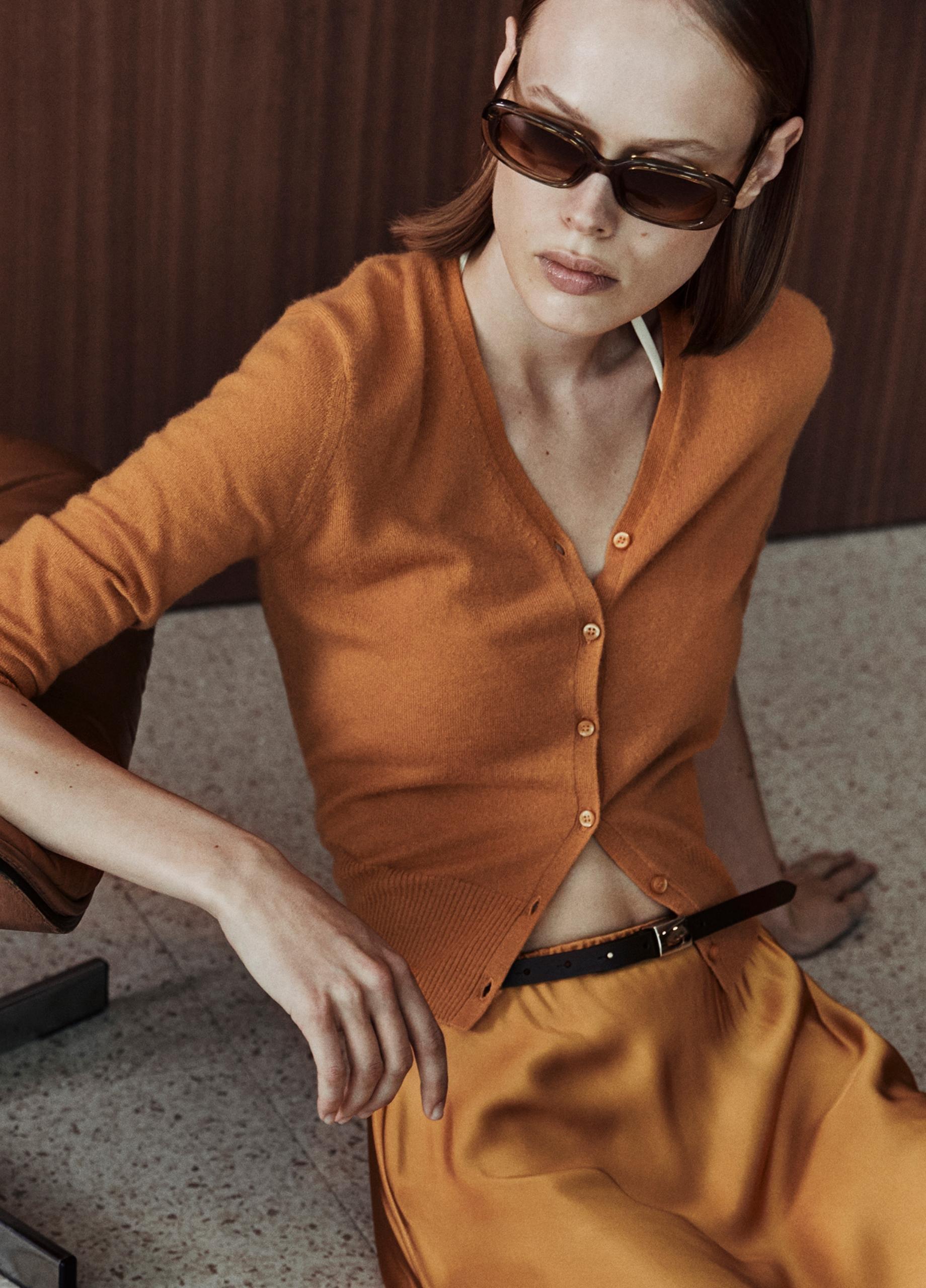 Cashmere-Silk V-Neck Cardigan image number 4