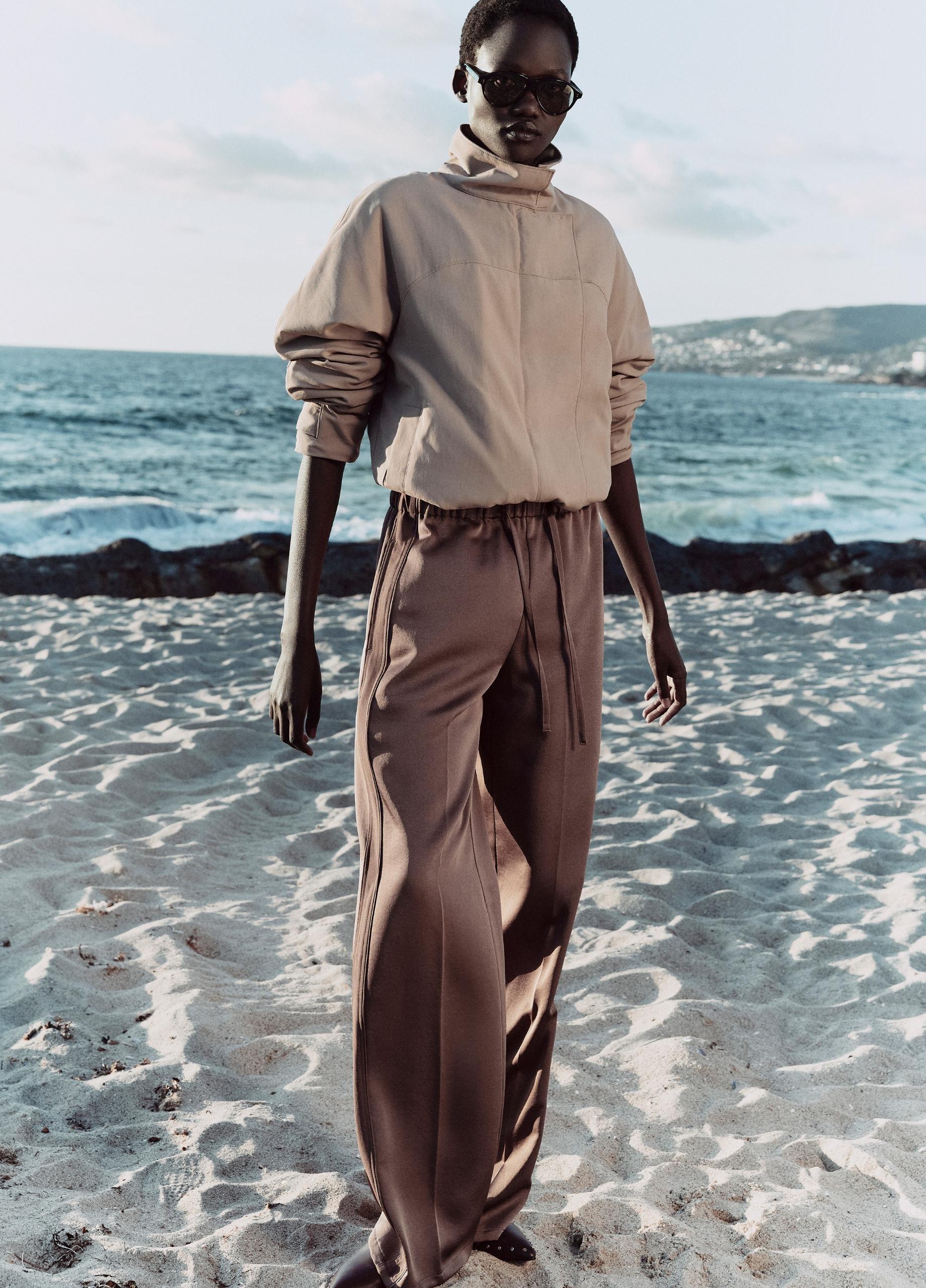 Mid-Rise Shine Crepe Pull-On Pant image number 4