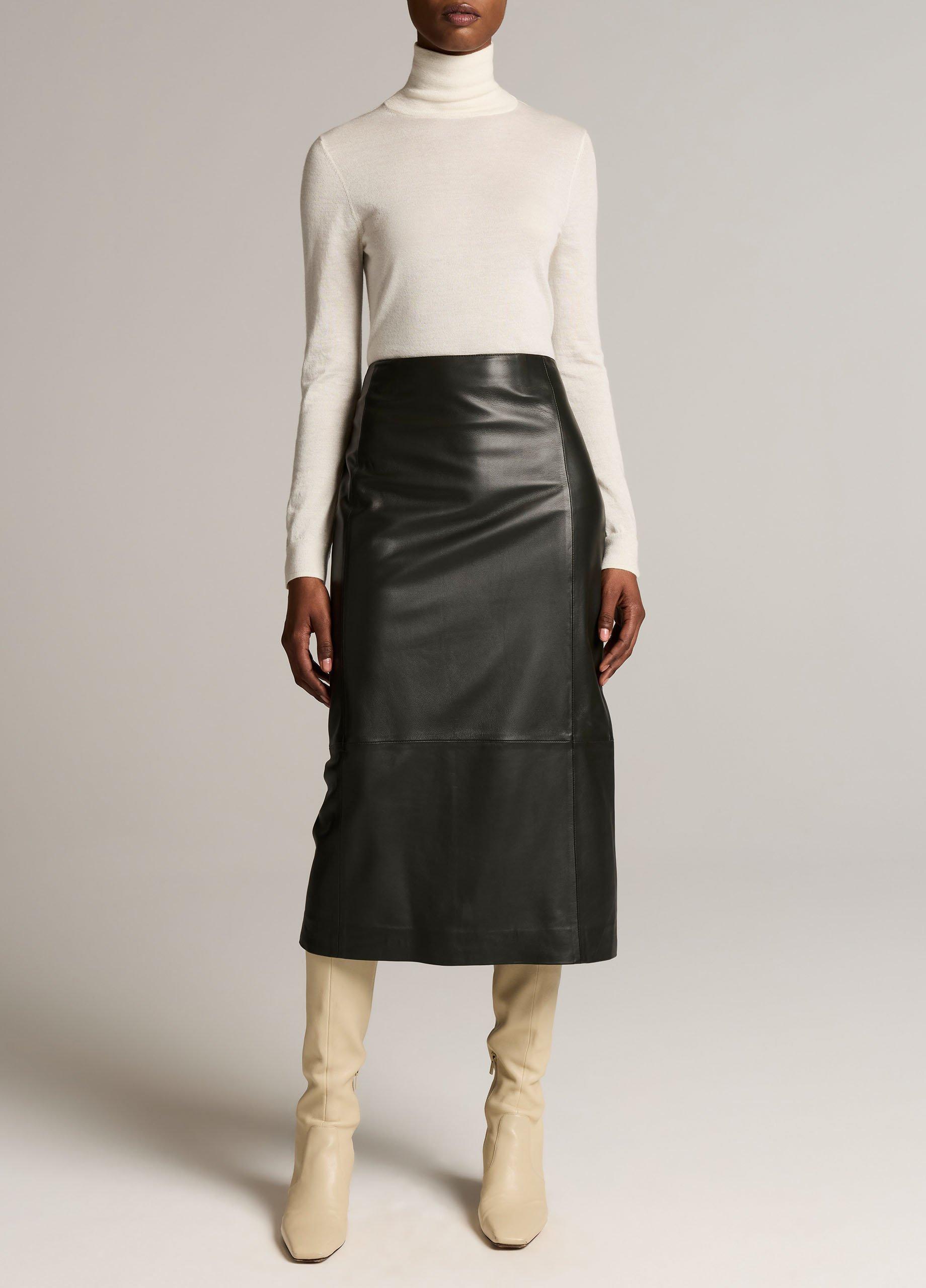 Cashmere-Silk Slim Turtleneck Sweater image number 3