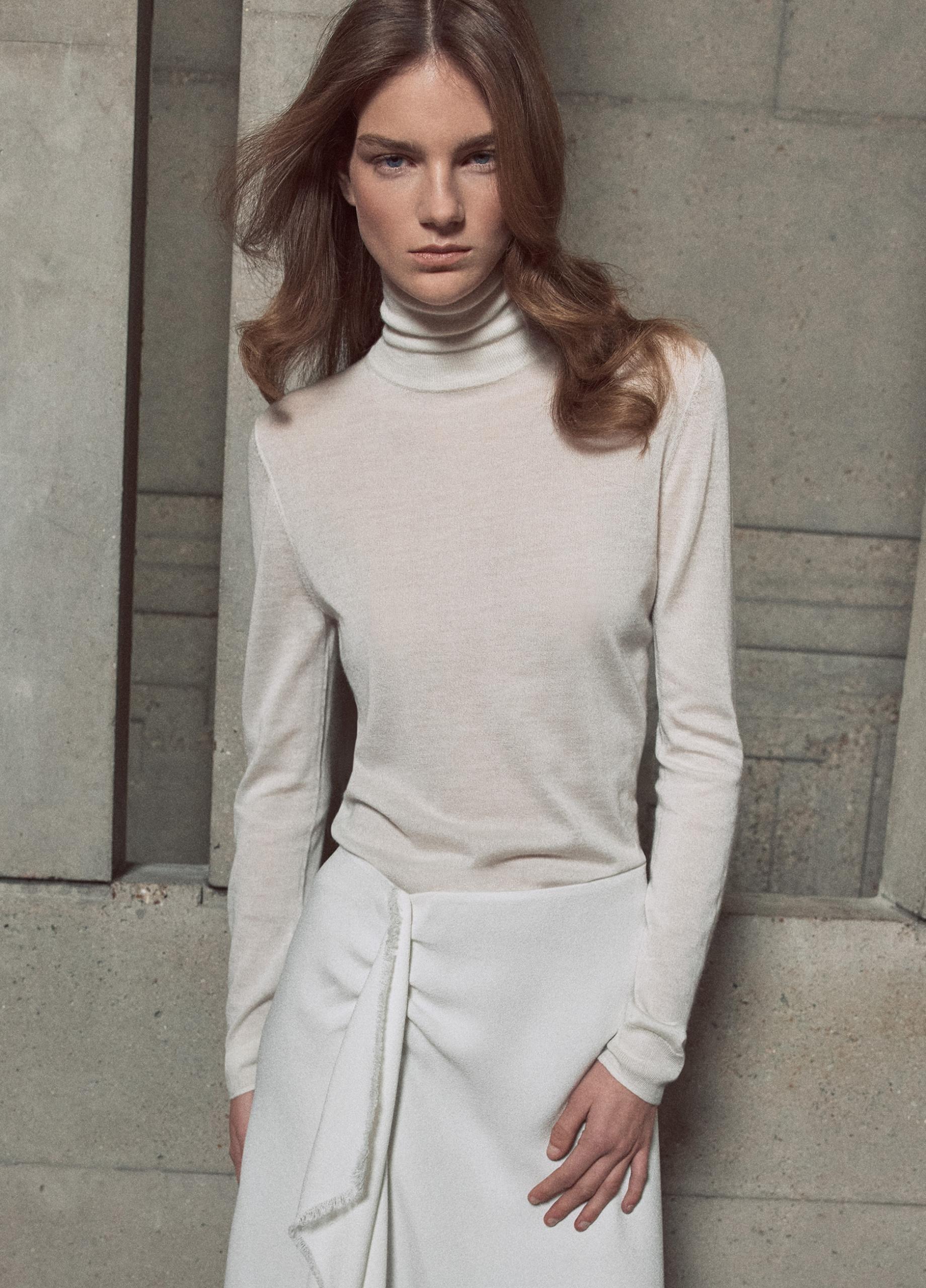 Cashmere-Silk Slim Turtleneck Sweater image number 4