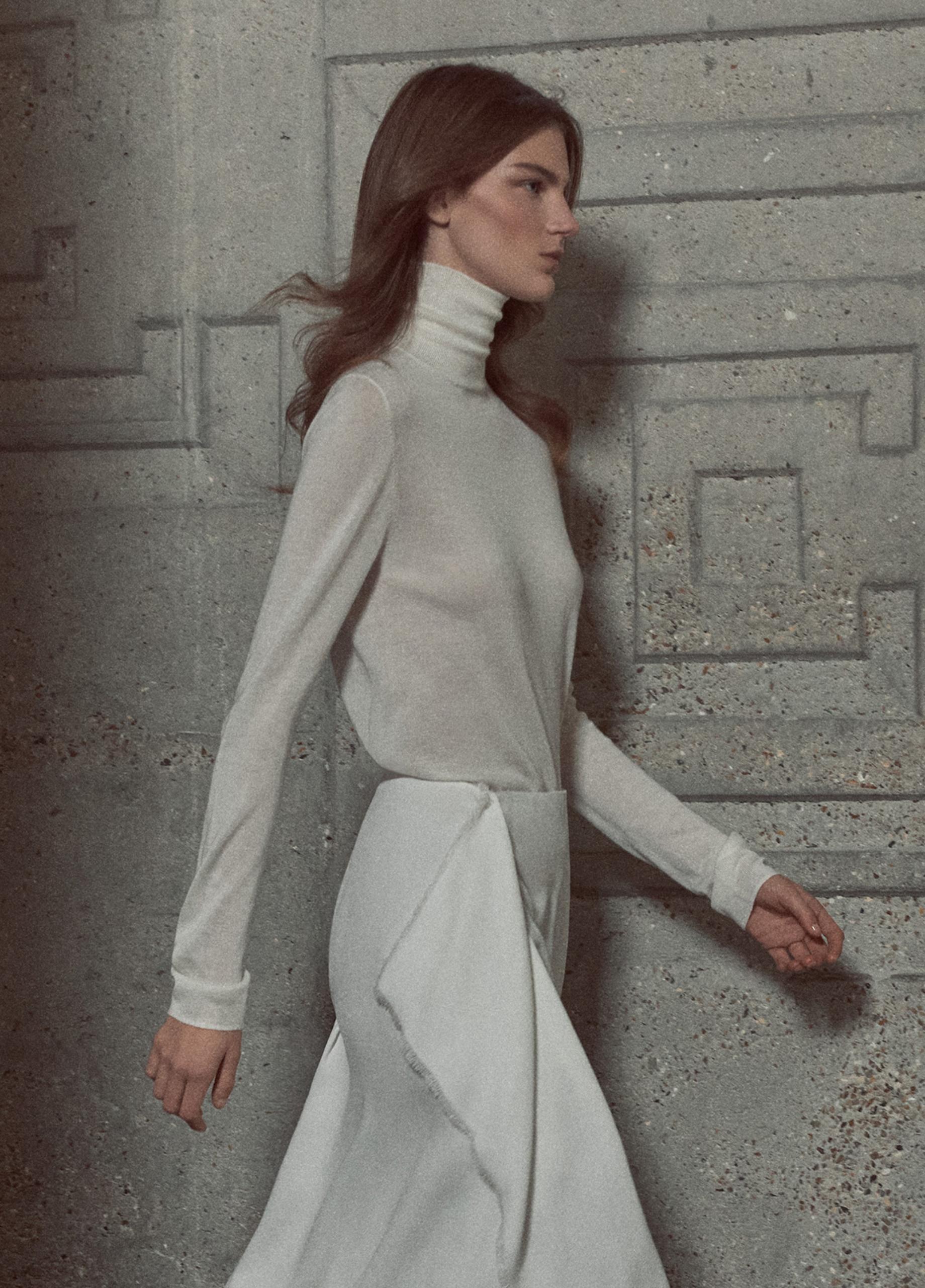 Cashmere-Silk Slim Turtleneck Sweater image number 5