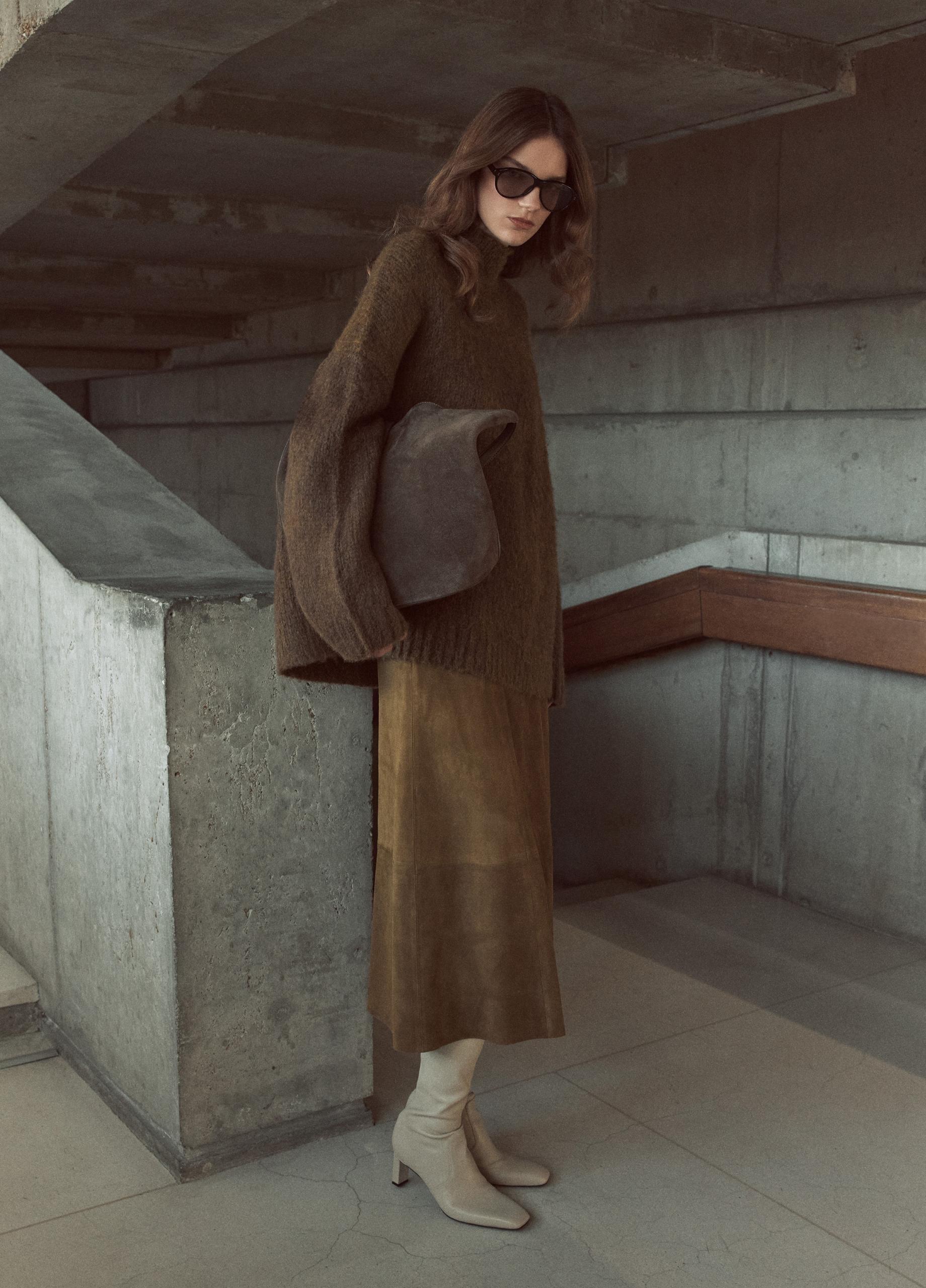 Brushed Wool-Cotton Oversized Mock-Neck Sweater image number 4