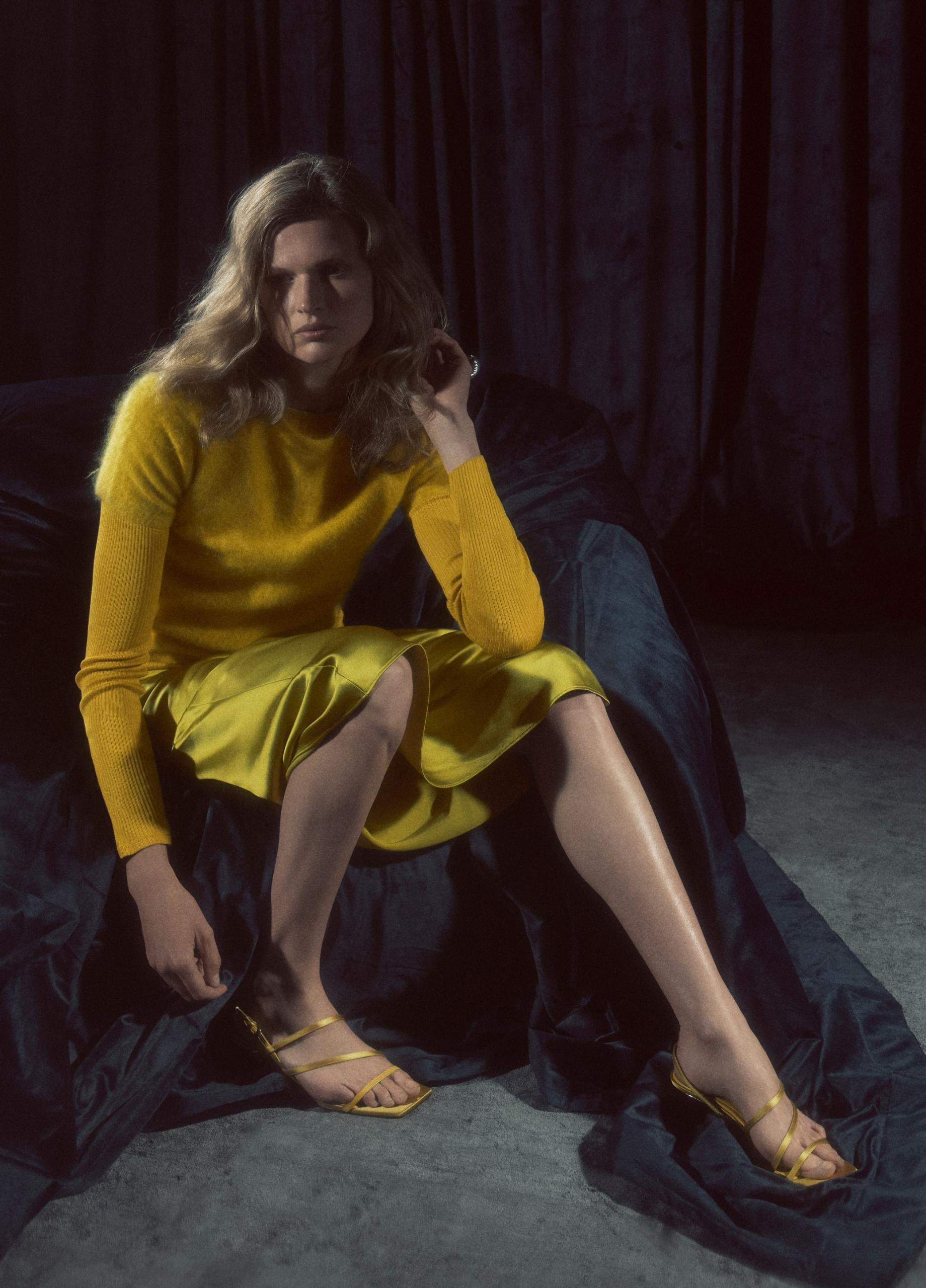 Brushed Cashmere Short-Sleeve Sweater image number 4