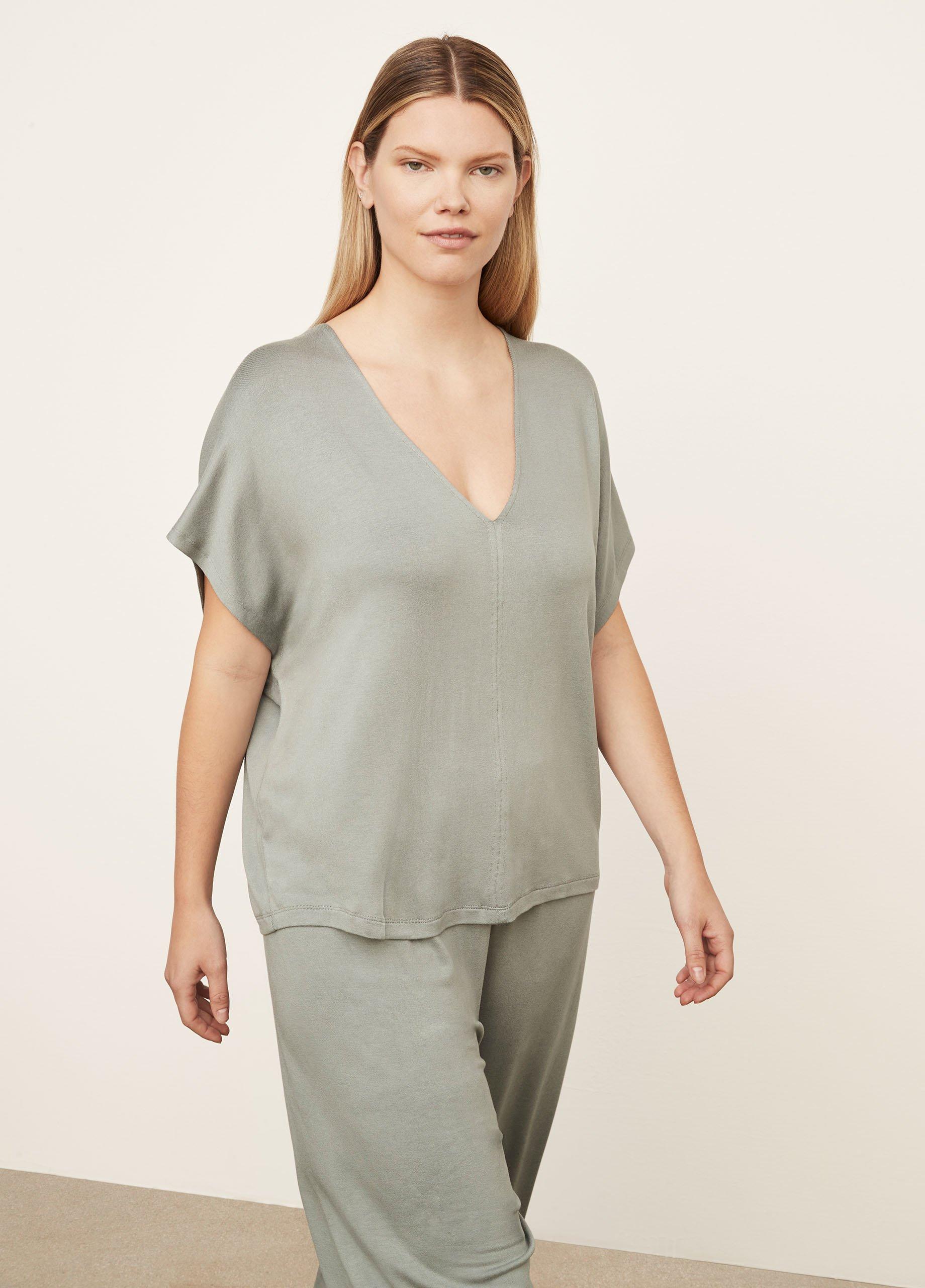 Double V-Neck Popover image number 1