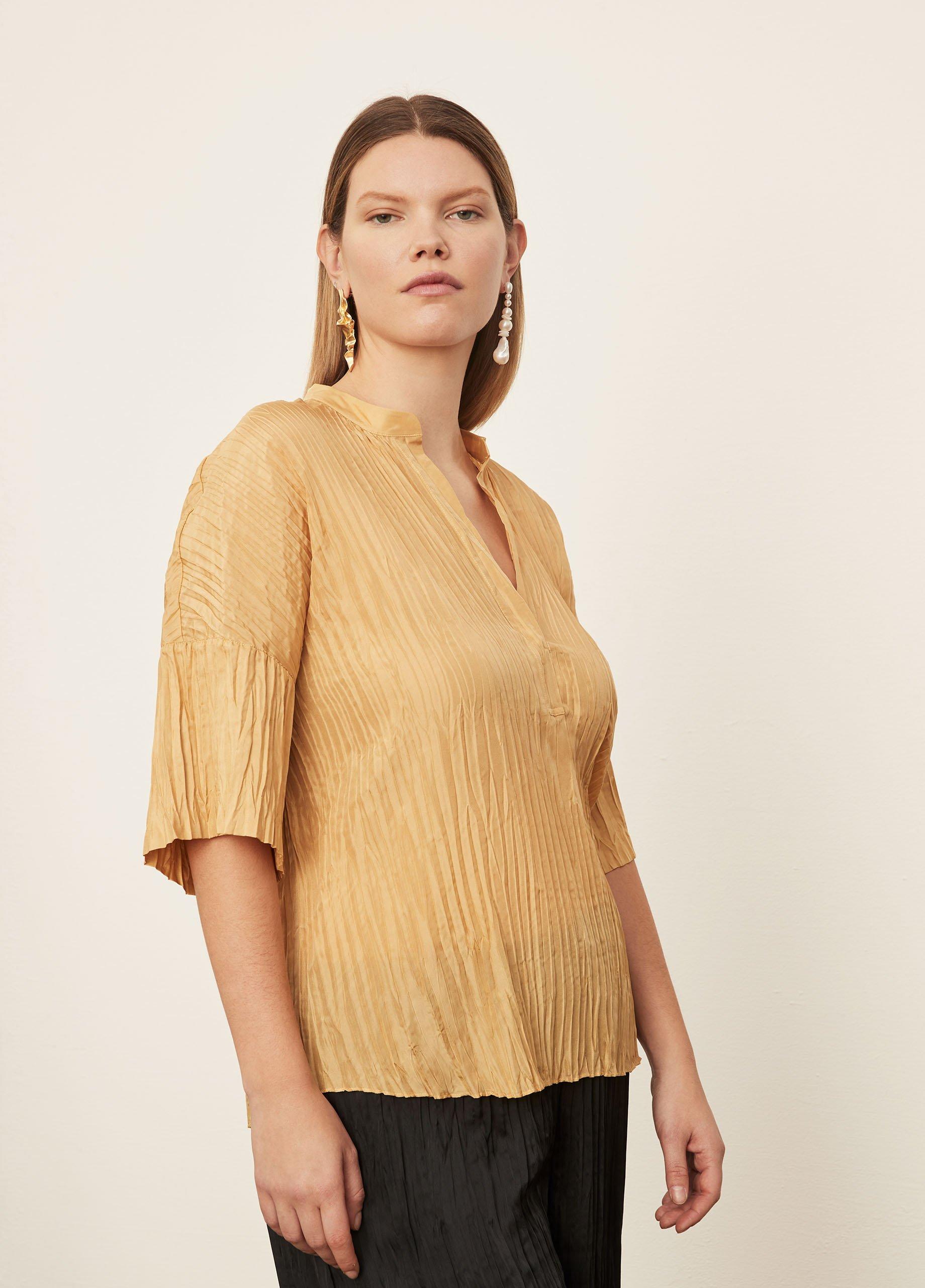 Short Sleeve Crushed Band Collar Blouse image number 2