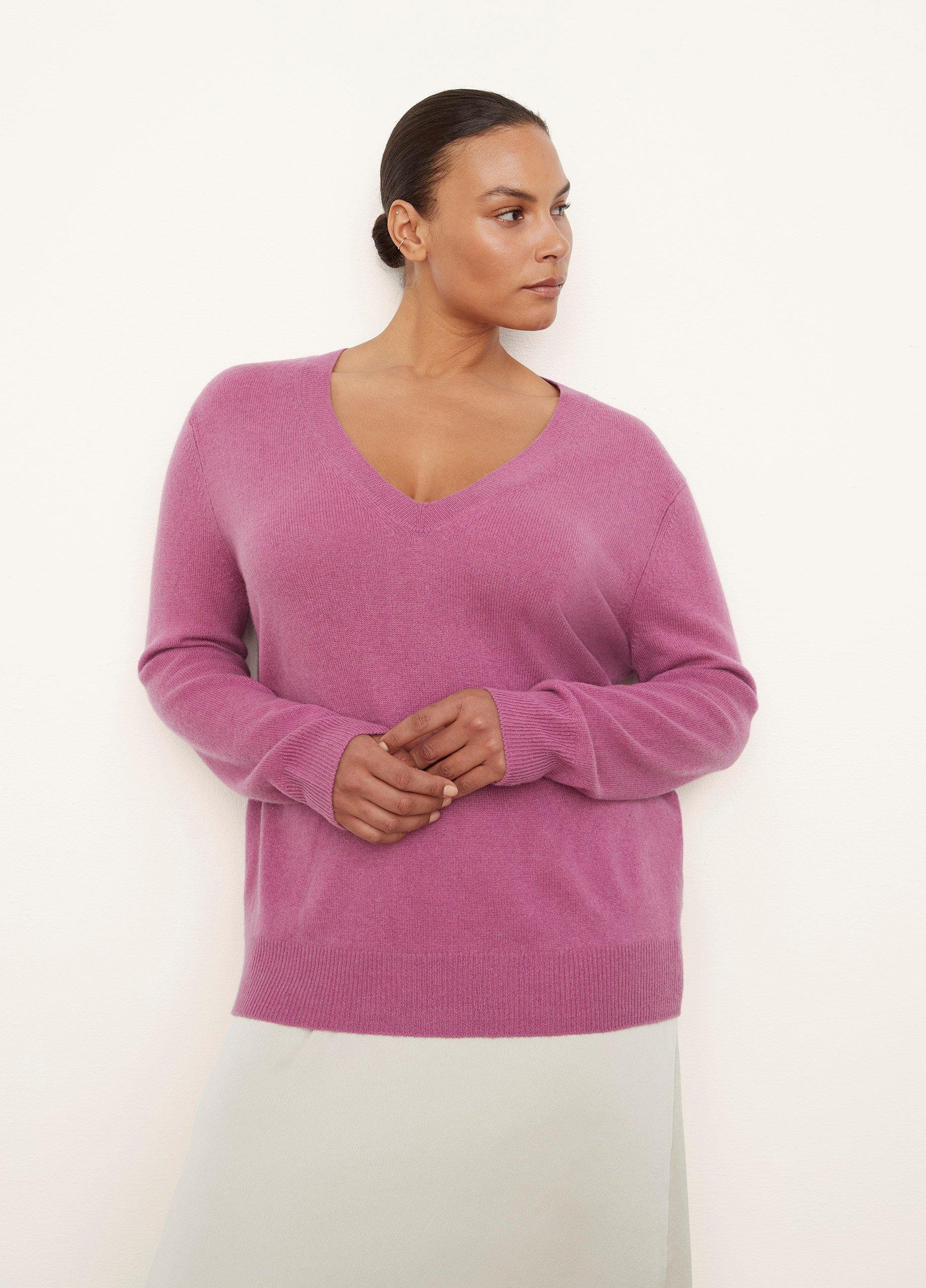 Lightweight Cashmere Weekend V-Neck Pullover image number 1
