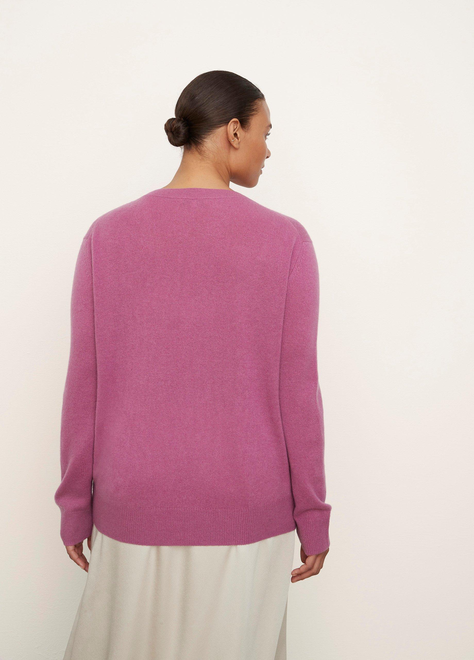 Lightweight Cashmere Weekend V-Neck Pullover image number 3