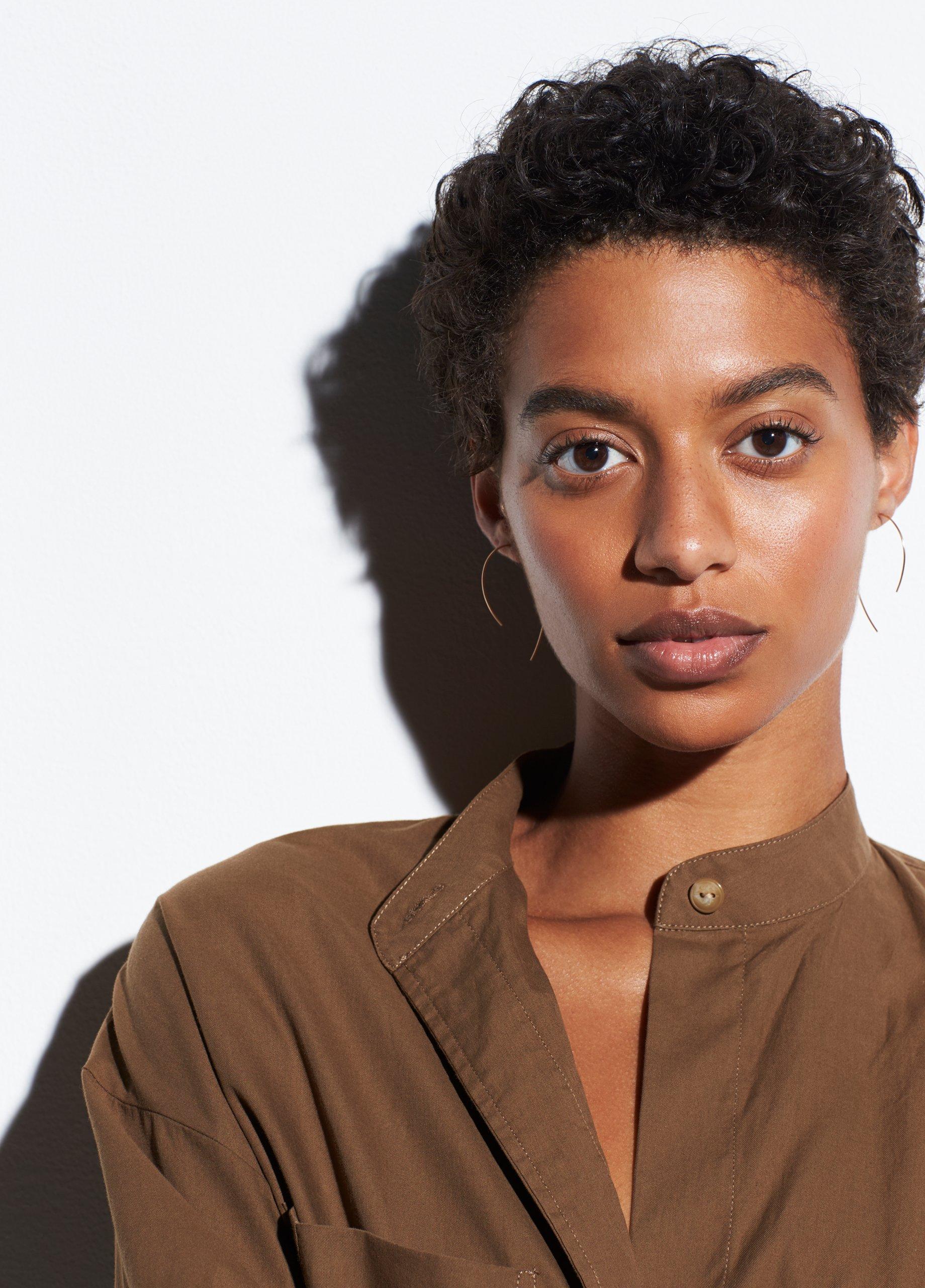 8.6.4 / Large Half Hoop Earrings image number 3