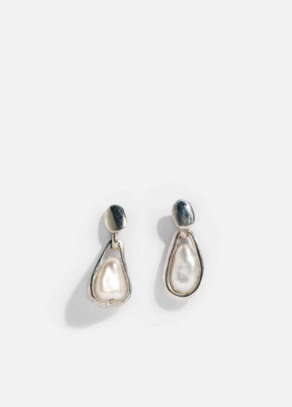 Hernán Herdez Small Caged Pearl Earrings in Jewelry | Vince