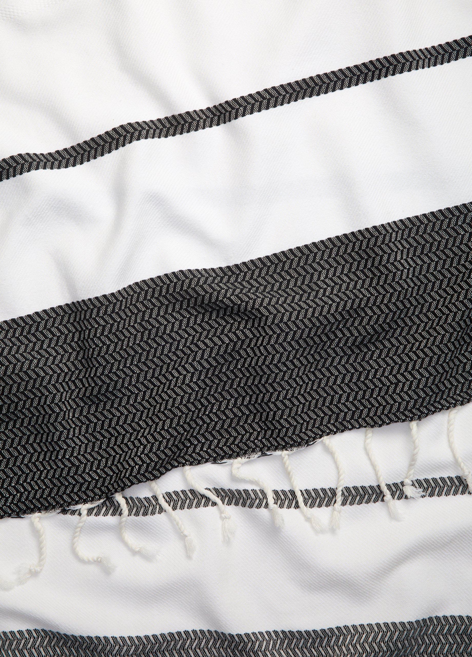 SCENTS & FEEL / Miami Jacquard Fouta Towel image number 1