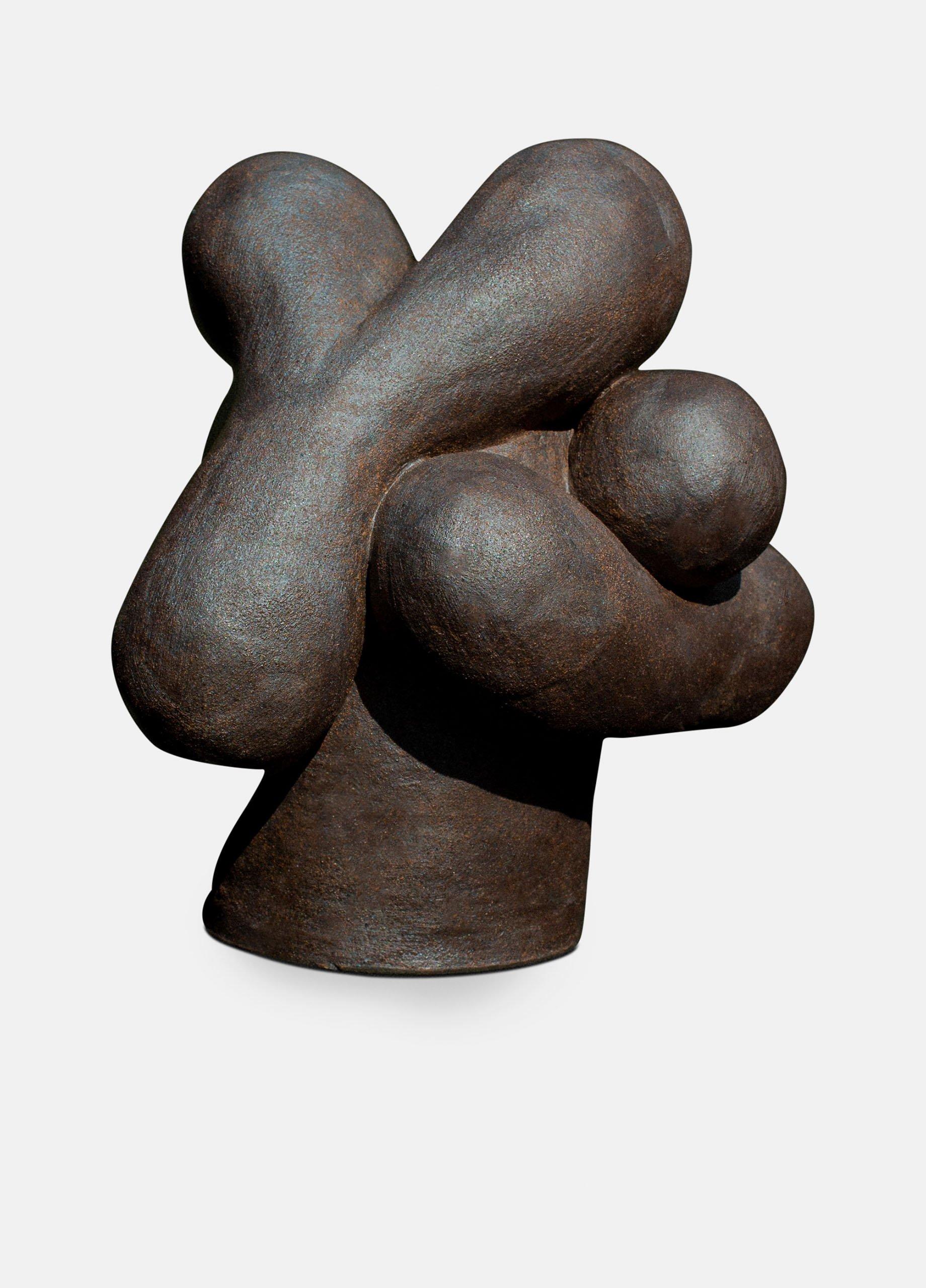 Common Body/ Leaning Visage Sculpture image number 0