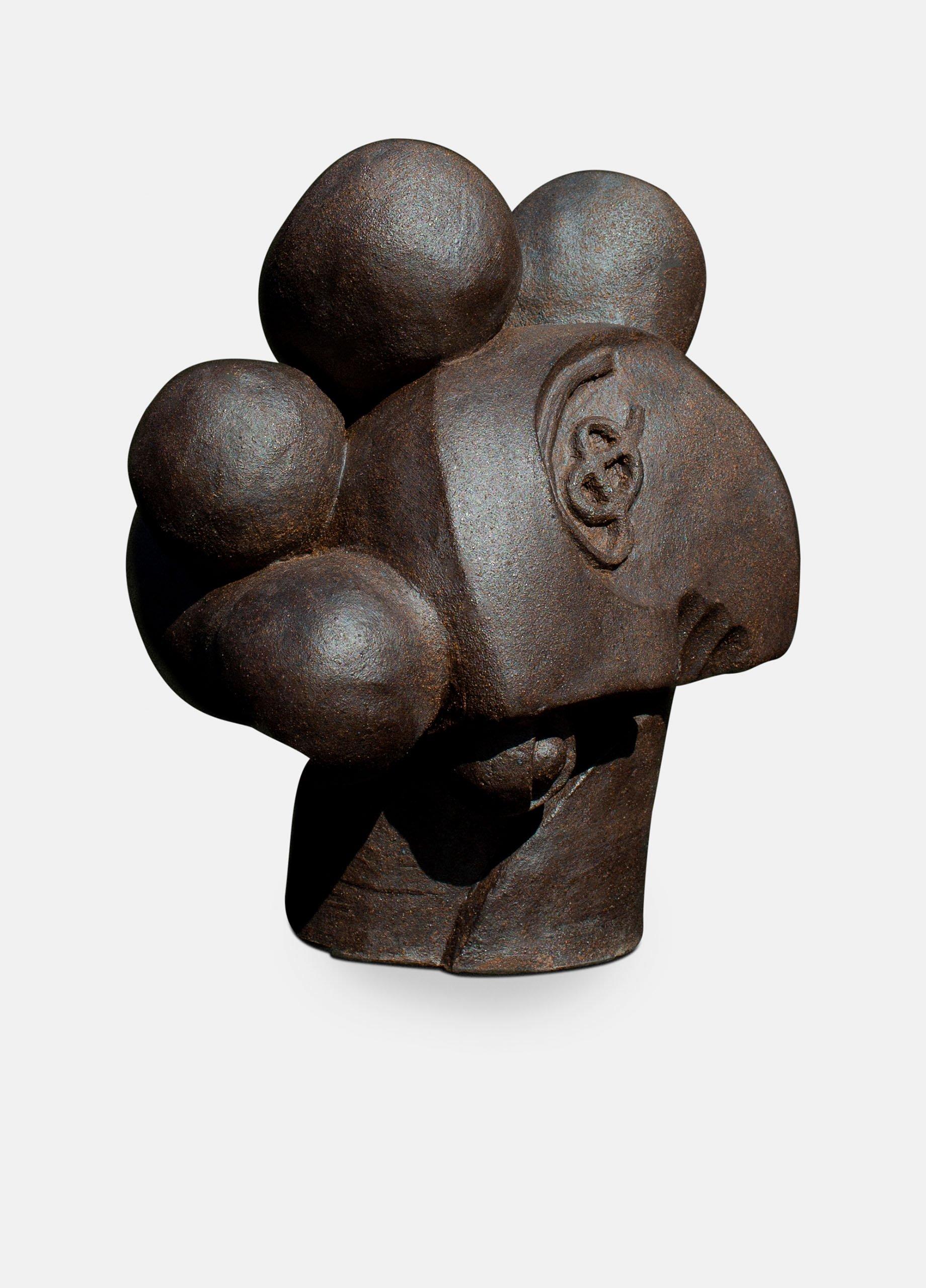 Common Body/ Leaning Visage Sculpture image number 2