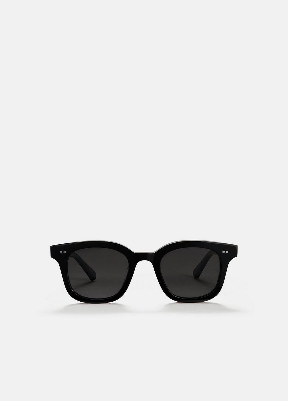 Chimi 02 Sunglasses, Black Vince