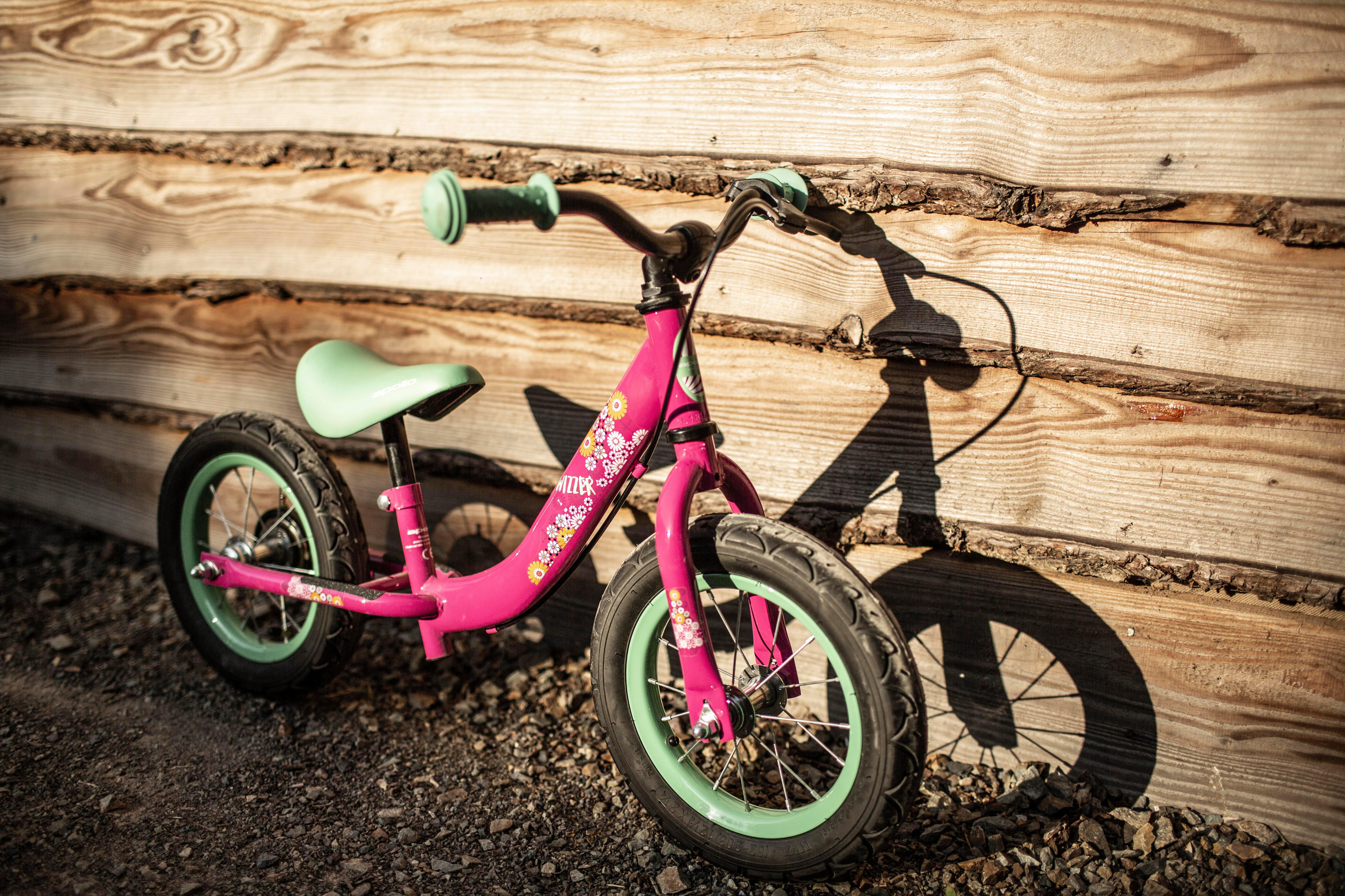 apollo wizzer balance bike weight