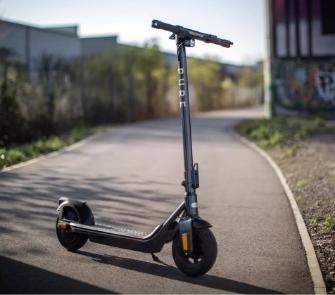 Halfords kids electric clearance scooter