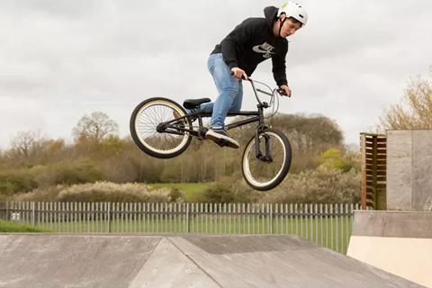 BMX in skate park