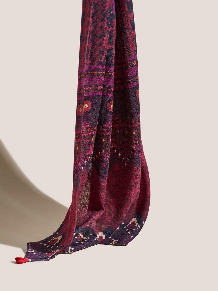 Dreaming Away Scarf in RED - FLAT DETAIL