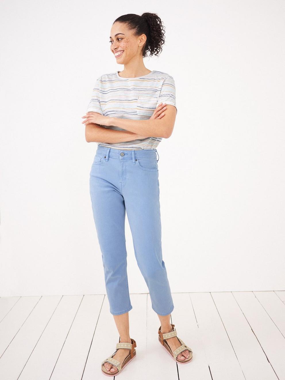 Willow Skinny Jean in LIGHT BLUE - LIFESTYLE