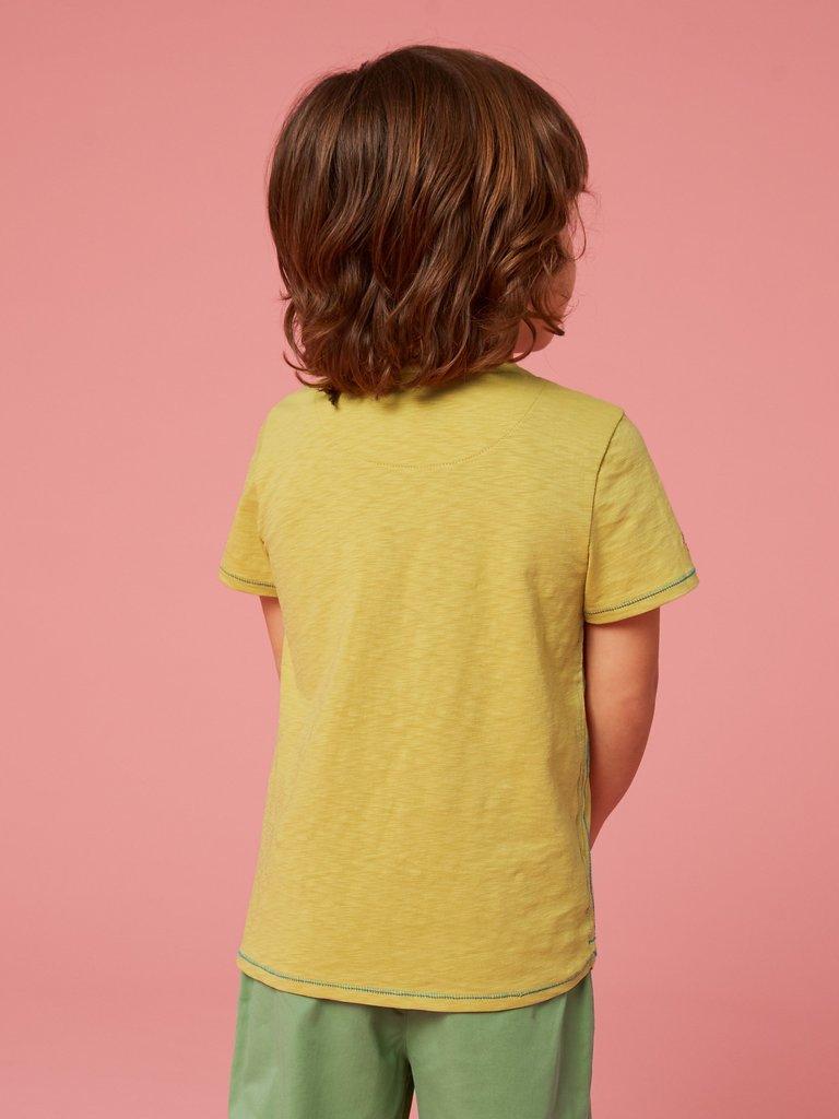 Shark Placement Tee in LEMON YELLOW PRINT - MODEL BACK