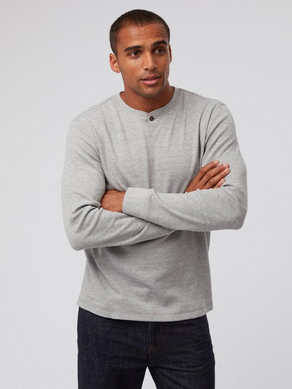 Lumber Waffle Notch Neck Tee in GREY - MODEL DETAIL