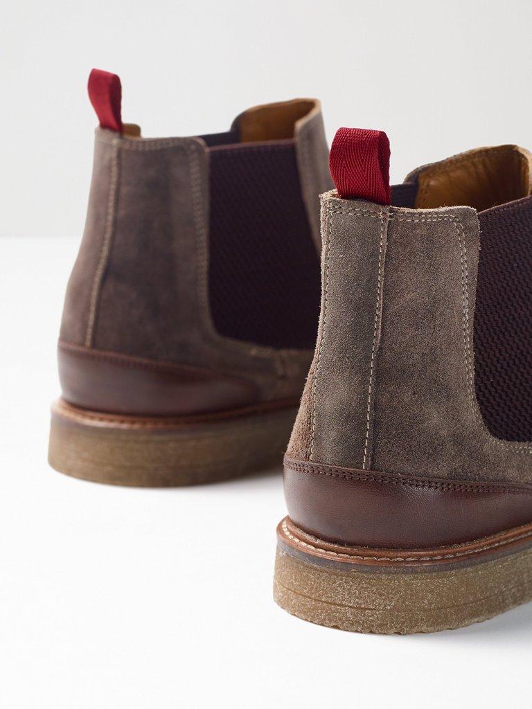 Evan Chelsea Boot in BROWN - FLAT FRONT