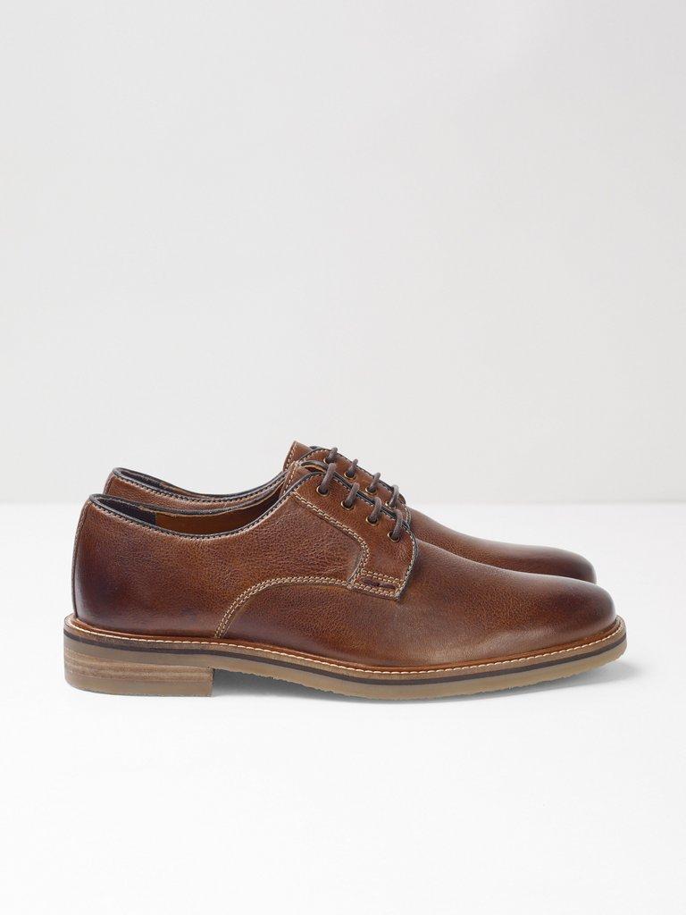 Toby Derby Shoe in CHESTNUT - MODEL BACK