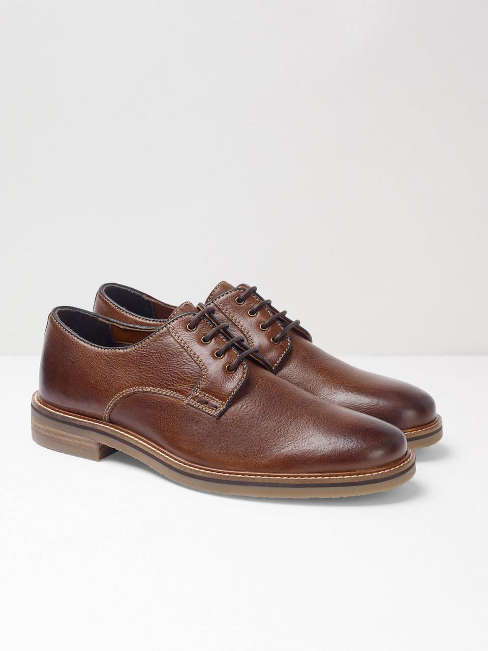 Toby Derby Shoe in CHESTNUT - MODEL FRONT