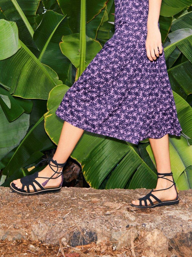 Aimee Wedge in BLACK - LIFESTYLE