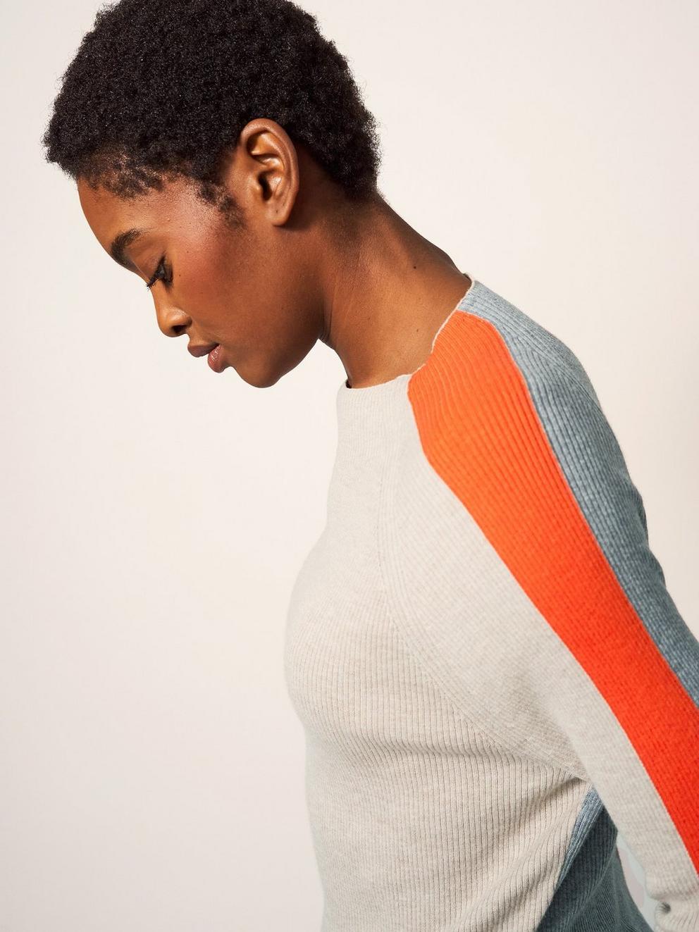 Cashmere Ella Curve Hem Jumper in TANGERINE ORANGE PLAIN - MODEL DETAIL