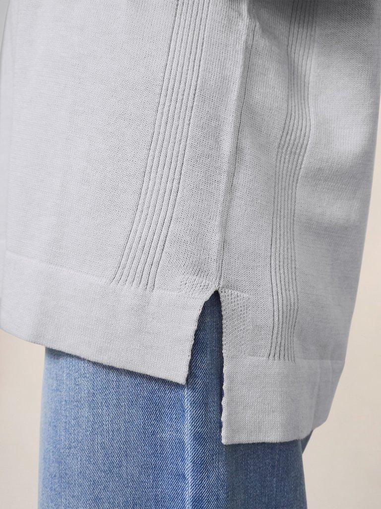 Eastside Jumper in LIGHT GREY PLAIN - MODEL DETAIL