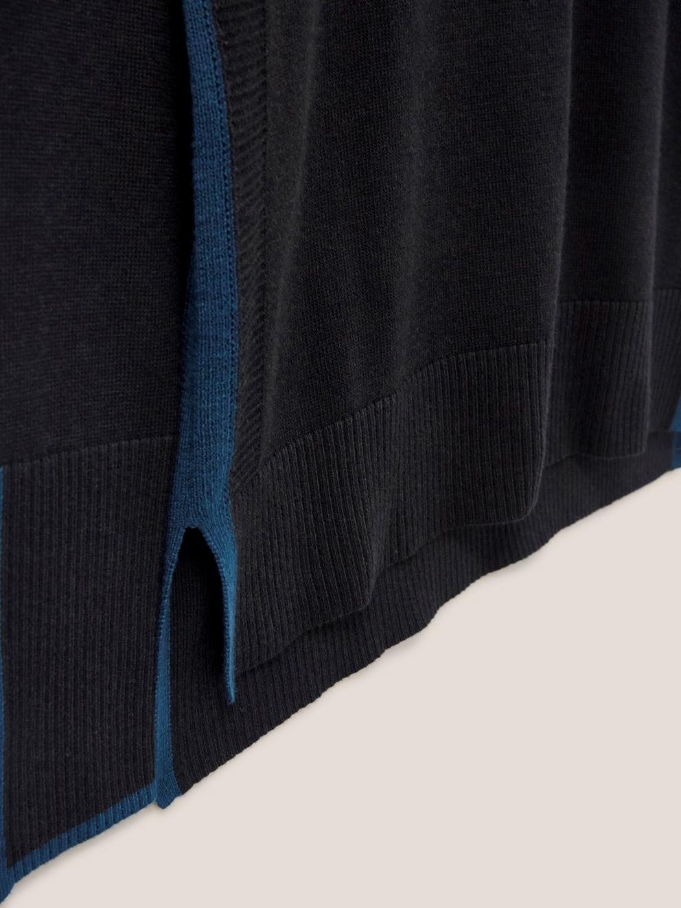 Scandi Jumper in NAVY - FLAT DETAIL