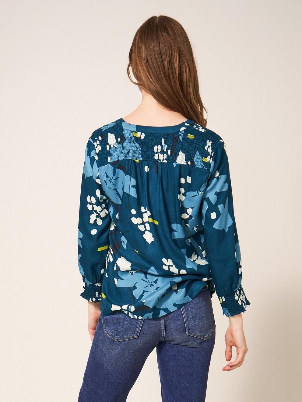 Yukiko Panel Top in TEAL PRINT - MODEL BACK